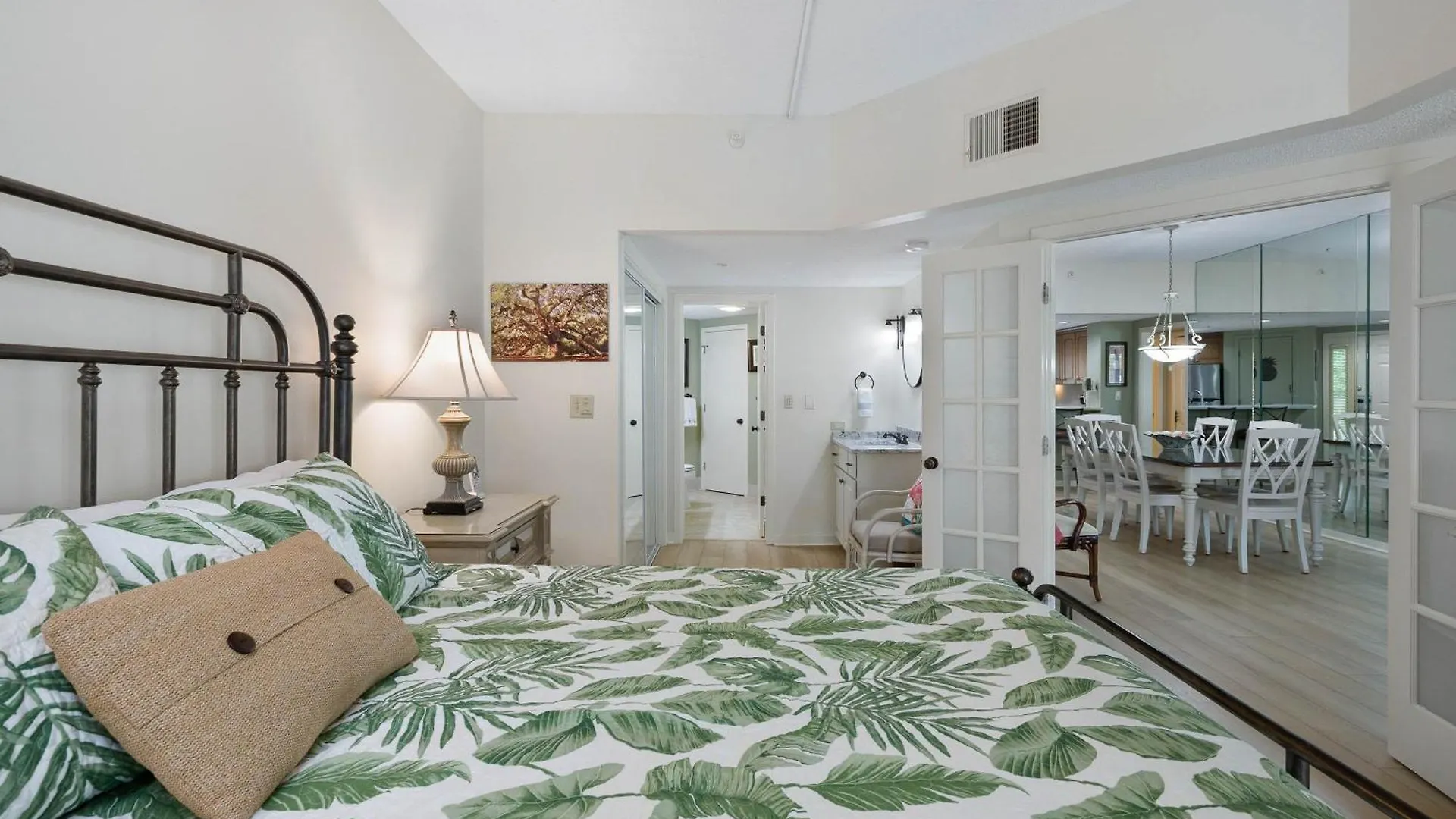 401 Barrington Arms Villa *