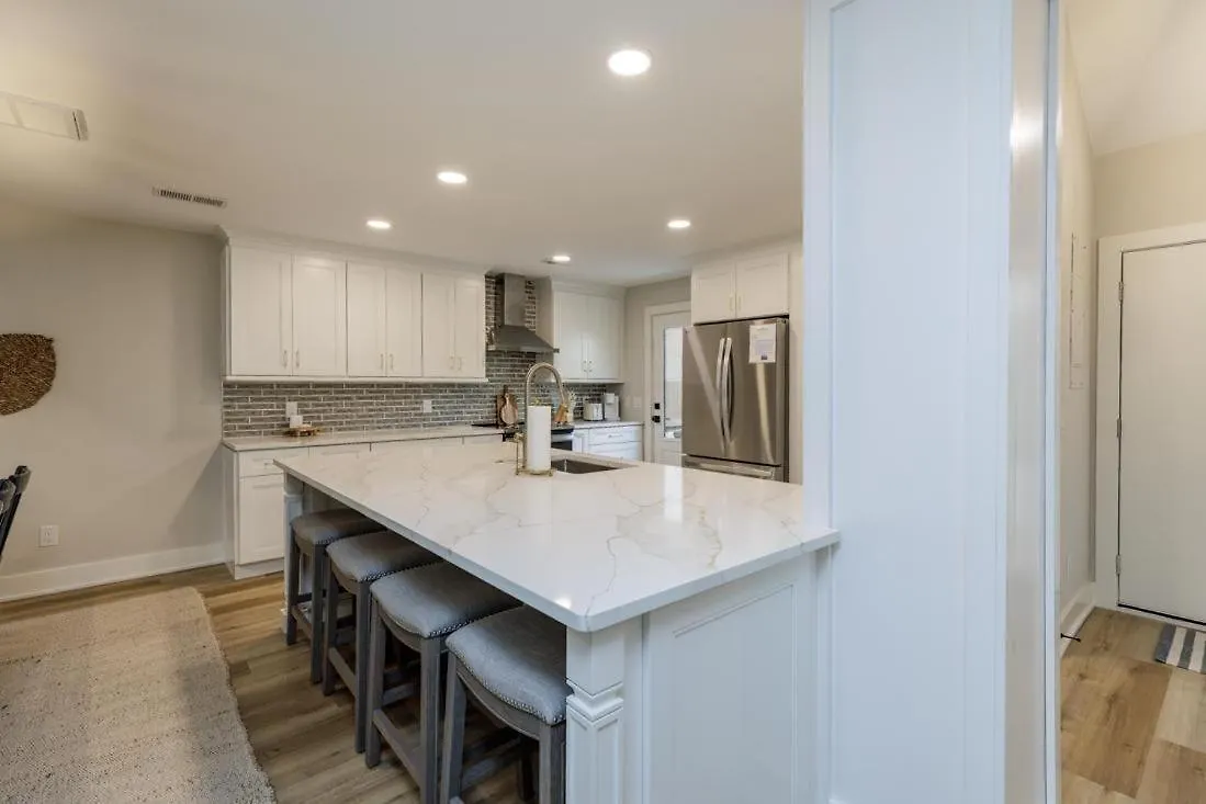 550 Queen's Grant Villa