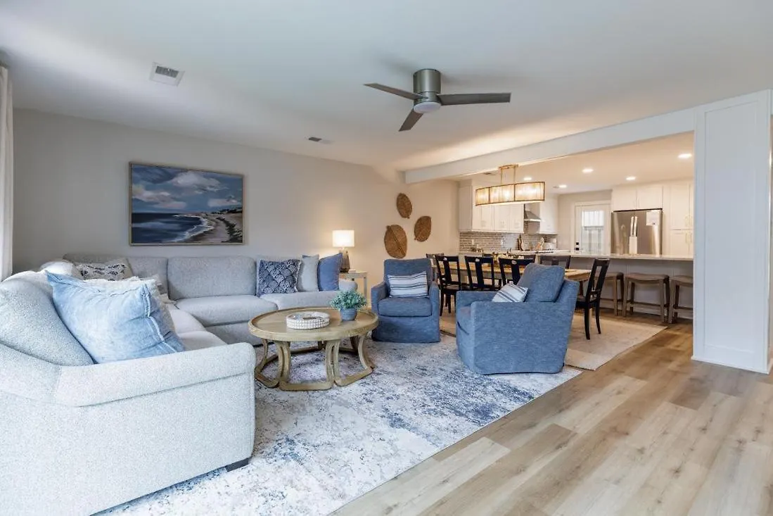 550 Queen's Grant Villa *