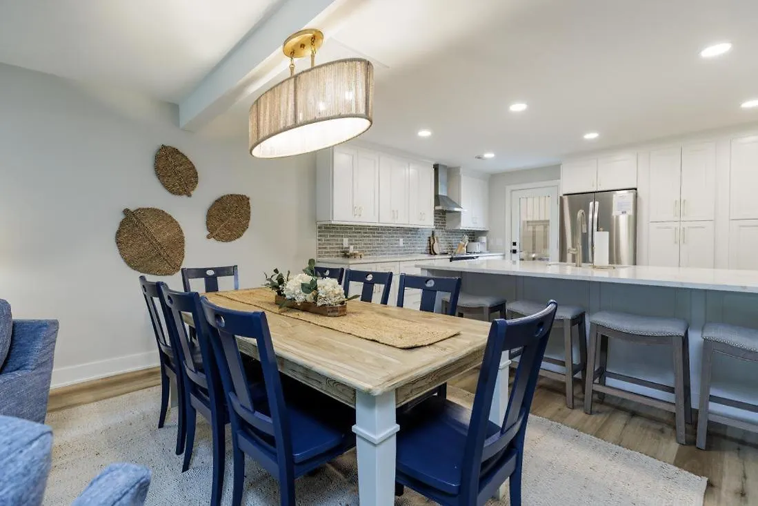 550 Queen's Grant Villa *