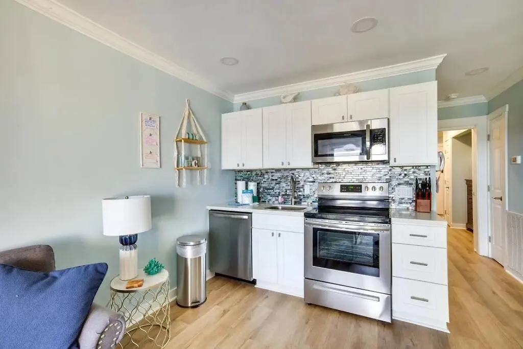 아파트 Coastal Haven: Stylish Oceanfront Getaway C341