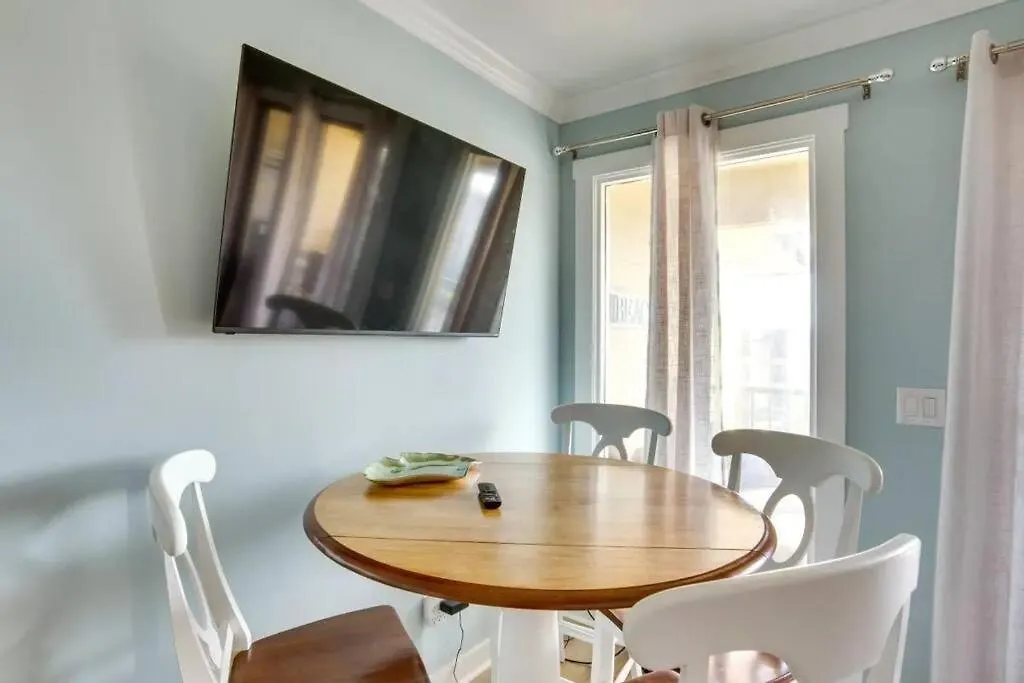 Coastal Haven: Stylish Oceanfront Getaway C341 *