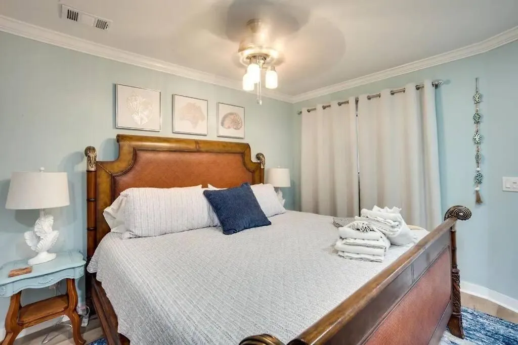 아파트 Coastal Haven: Stylish Oceanfront Getaway C341 힐튼 헤드 아일랜드