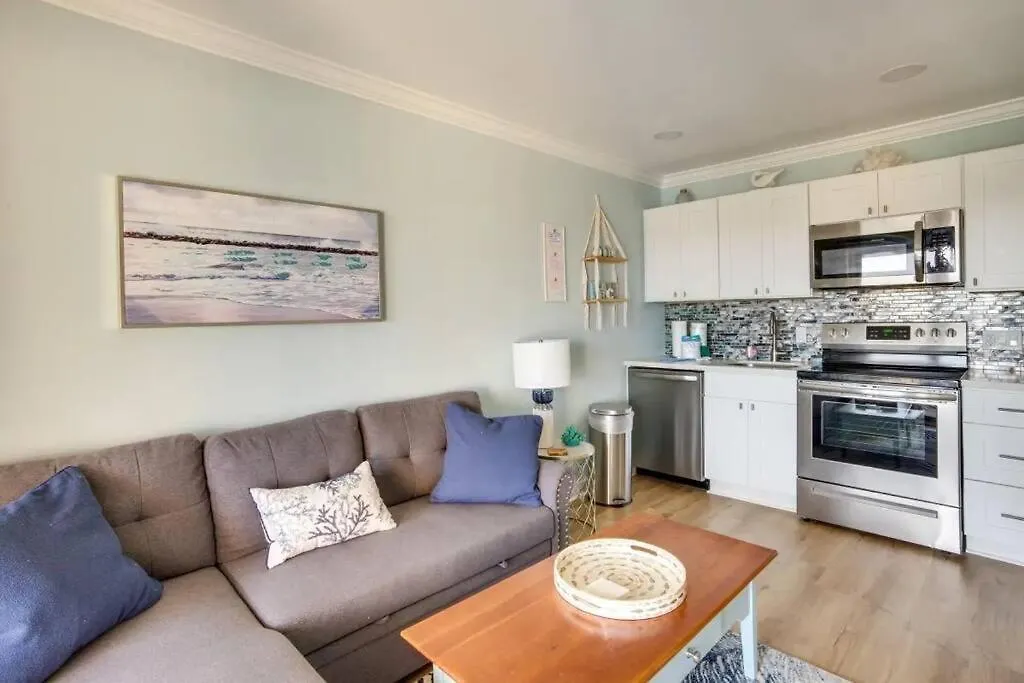 Coastal Haven: Stylish Oceanfront Getaway C341