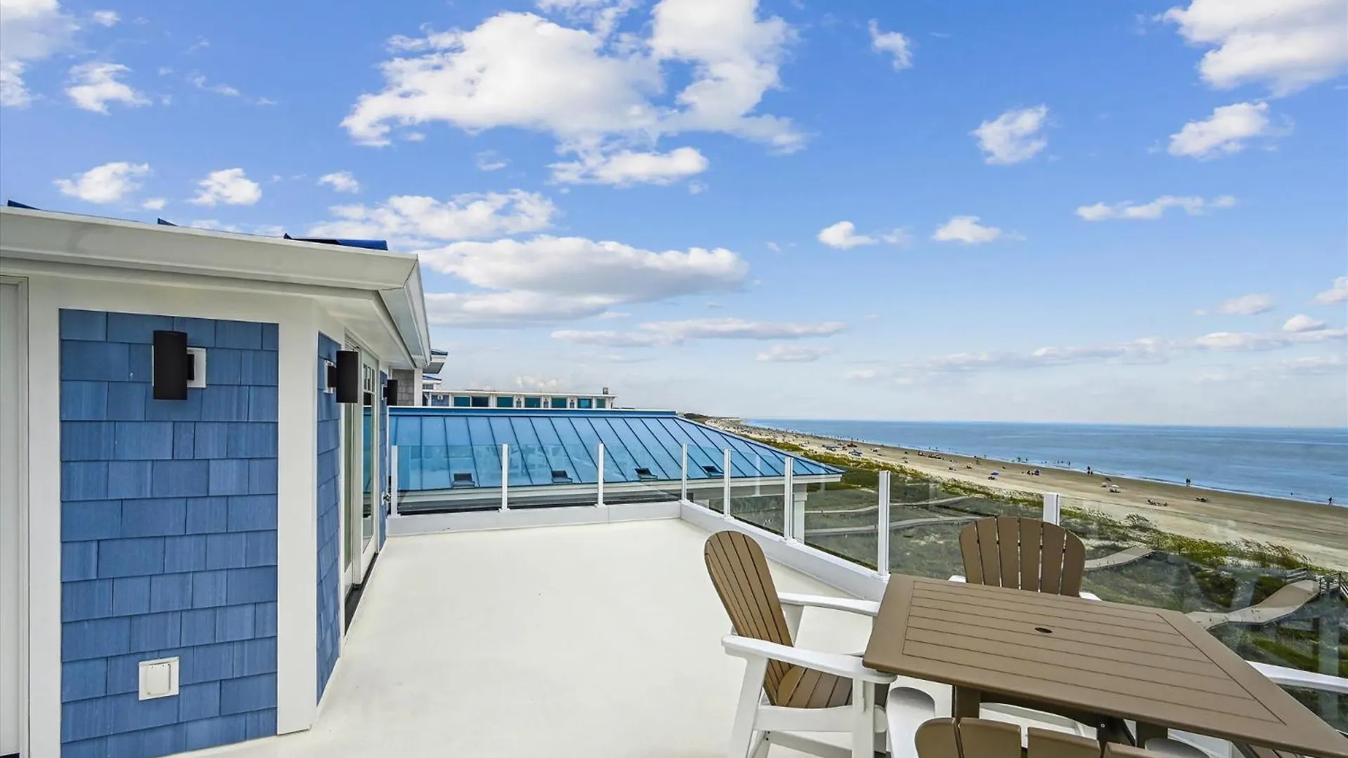 8 Terra Bella Trace- Oceanfront, 6 Primary Rooms, Pool, Roof Top, Free Activities Included Holiday home Hilton Head Island