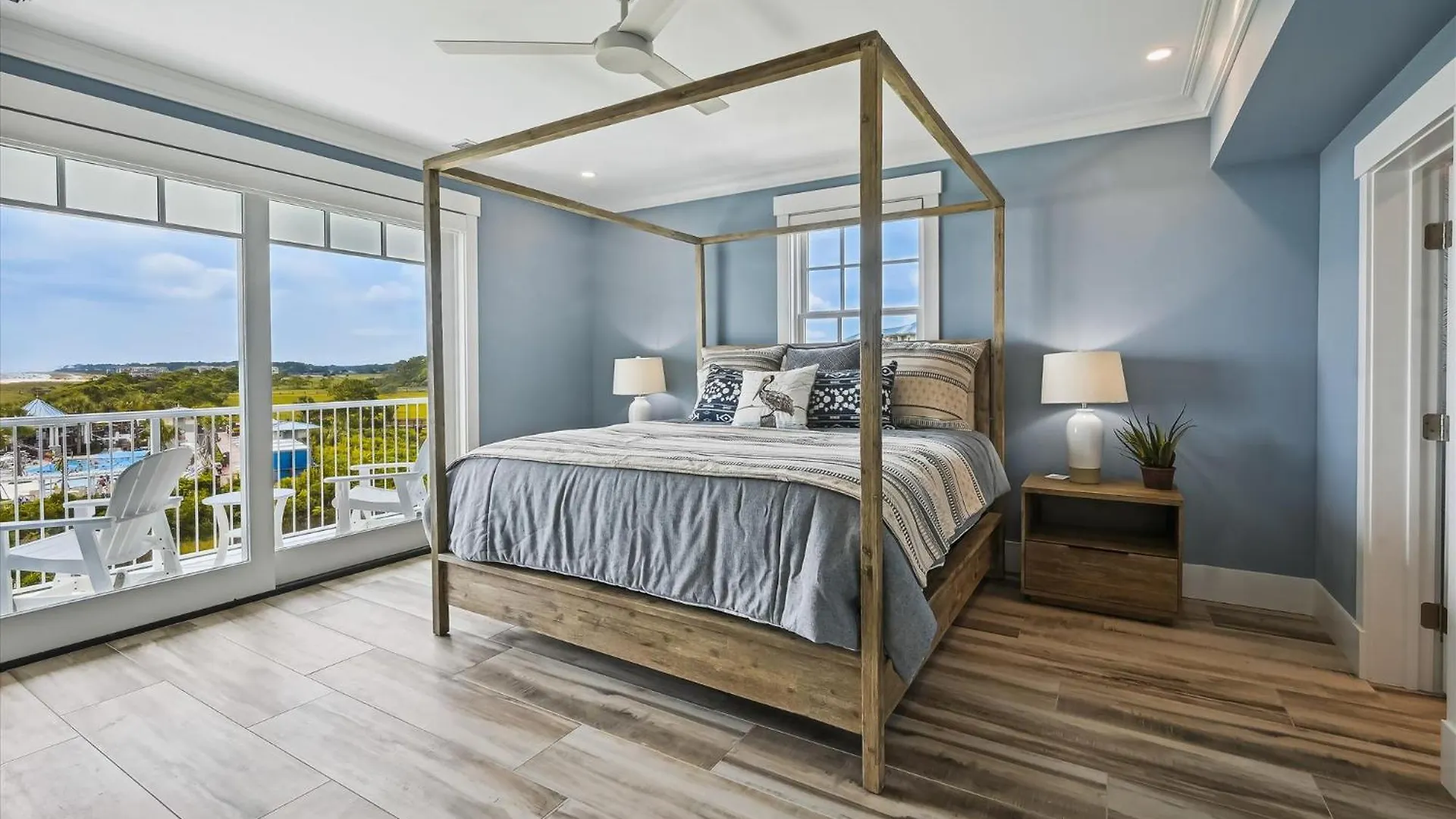 Holiday home 8 Terra Bella Trace- Oceanfront, 6 Primary Rooms, Pool, Roof Top, Free Activities Included *