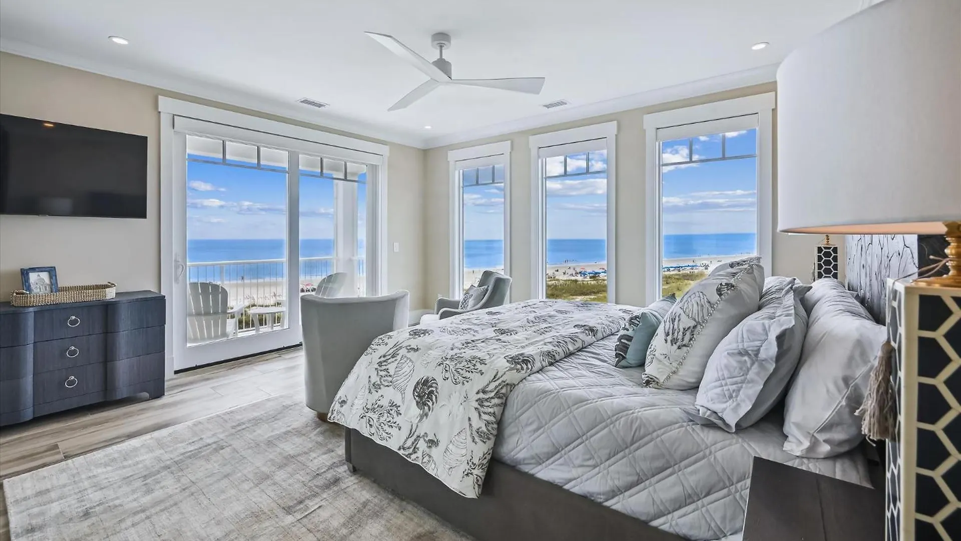Holiday home 8 Terra Bella Trace- Oceanfront, 6 Primary Rooms, Pool, Roof Top, Free Activities Included