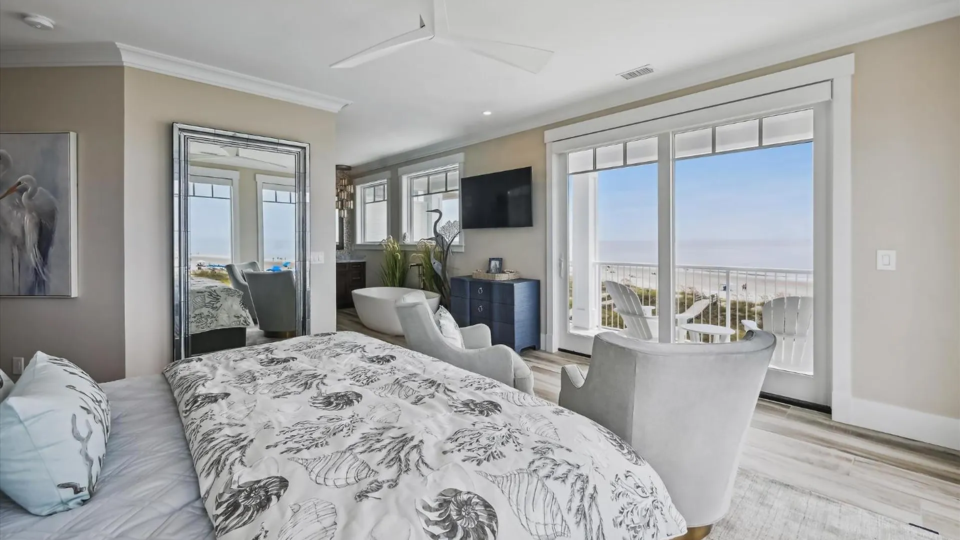 Holiday home 8 Terra Bella Trace- Oceanfront, 6 Primary Rooms, Pool, Roof Top, Free Activities Included *