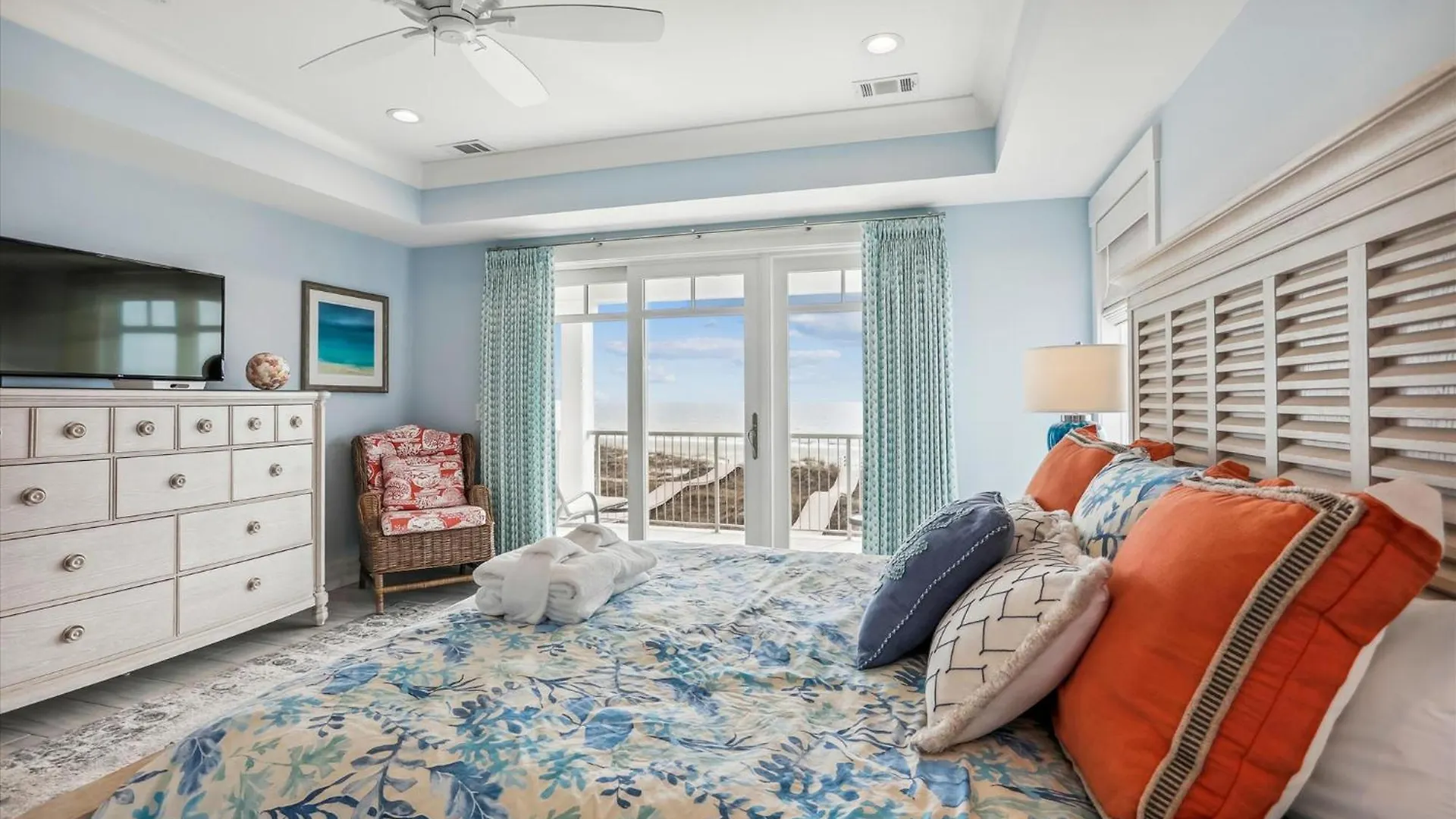 Holiday home 6 Terra Bella Trace- Oceanfront, Elevator, Private Pool, Roof Top, Free Activities Included *