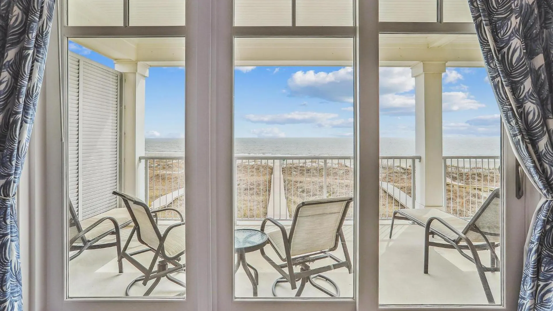6 Terra Bella Trace- Oceanfront, Elevator, Private Pool, Roof Top, Free Activities Included Holiday home *