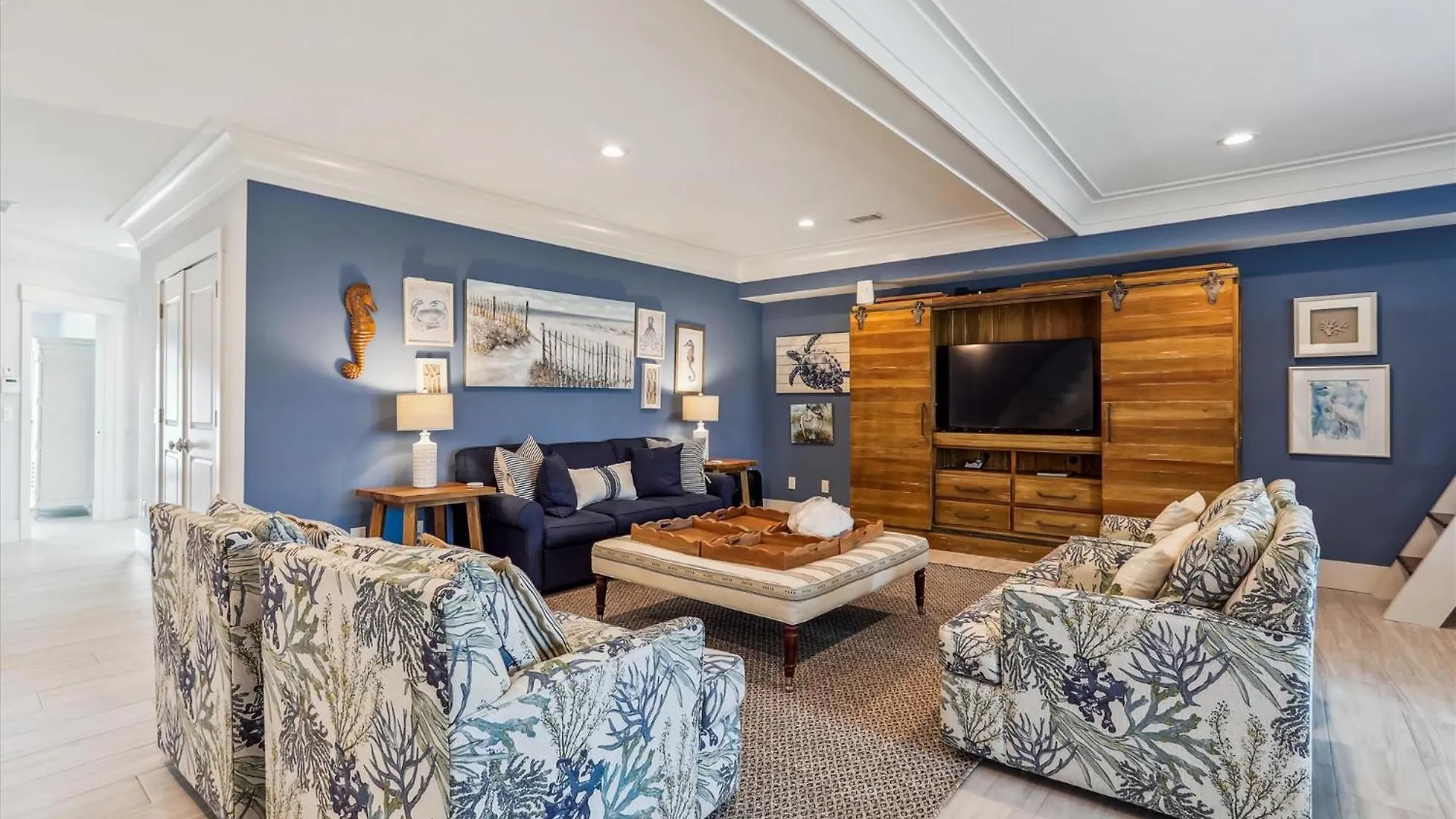 Holiday home 6 Terra Bella Trace- Oceanfront, Elevator, Private Pool, Roof Top, Free Activities Included *