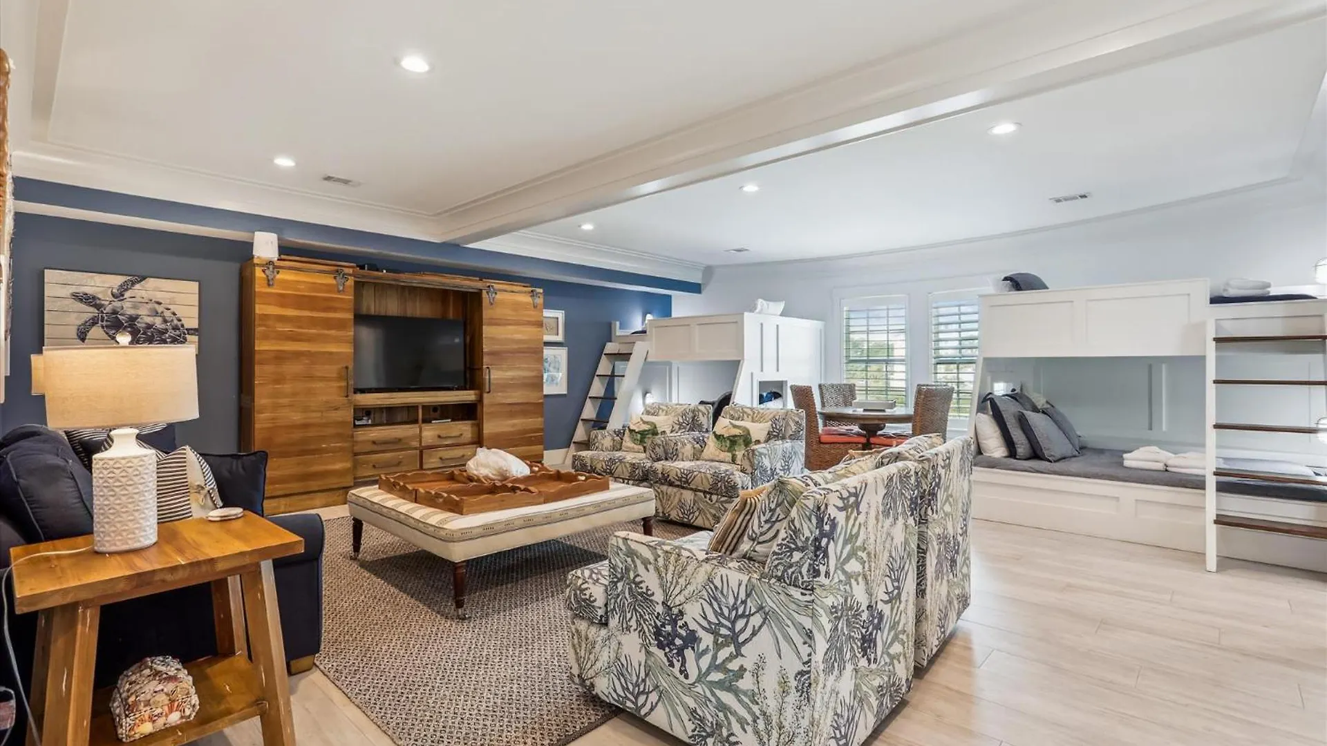 Holiday home 6 Terra Bella Trace- Oceanfront, Elevator, Private Pool, Roof Top, Free Activities Included