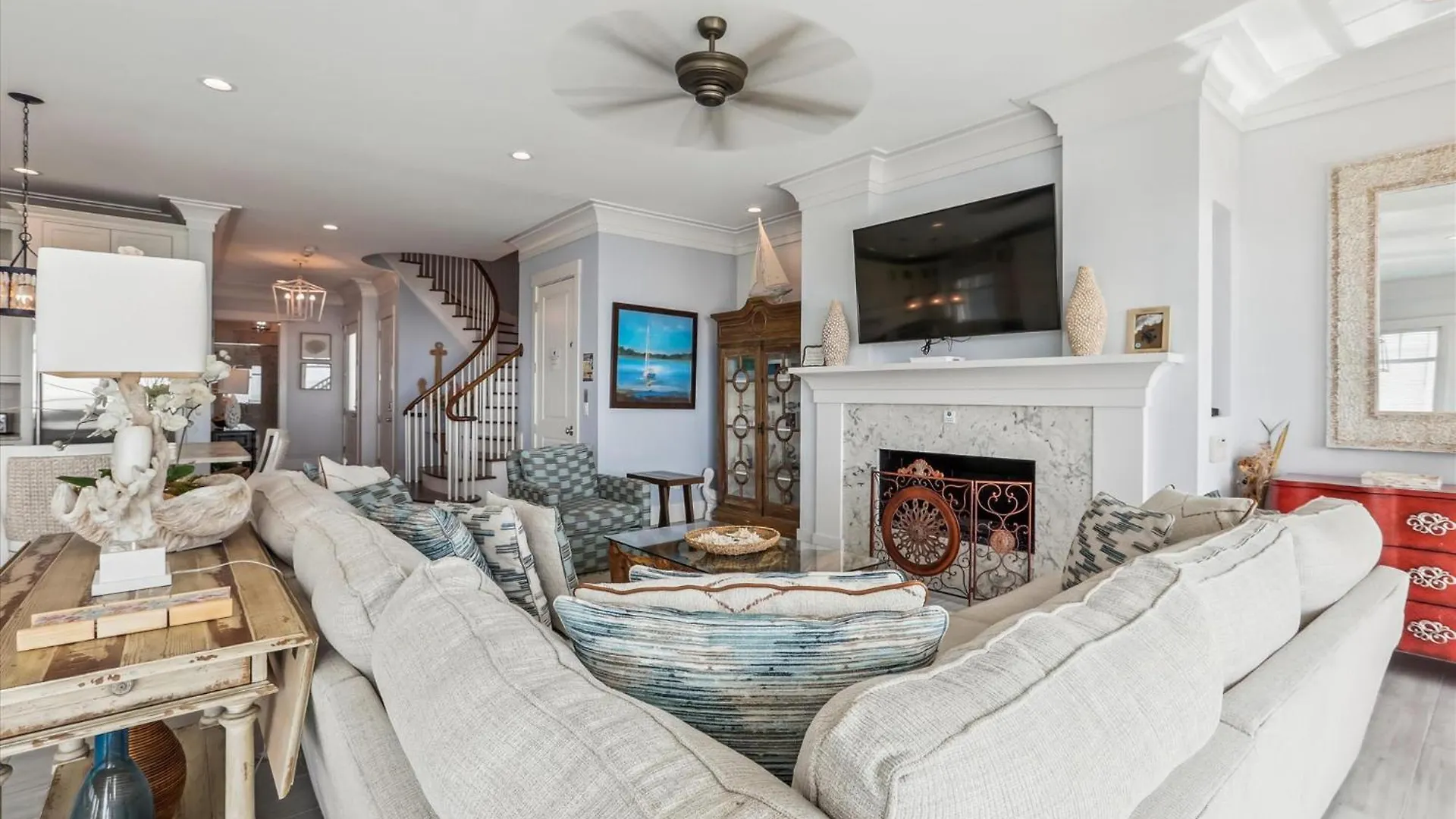 Holiday home 6 Terra Bella Trace- Oceanfront, Elevator, Private Pool, Roof Top, Free Activities Included *