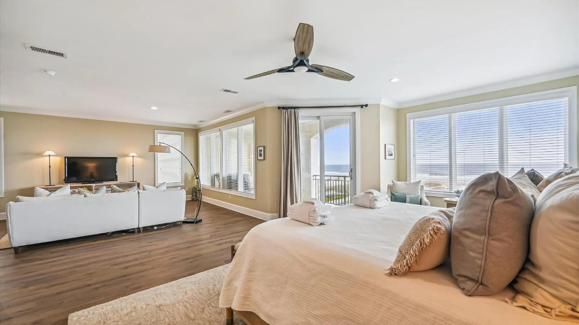 4 Collier Rd- Oceanfront, Private Pool, Elevator, Free Activities Included Hilton Head Island