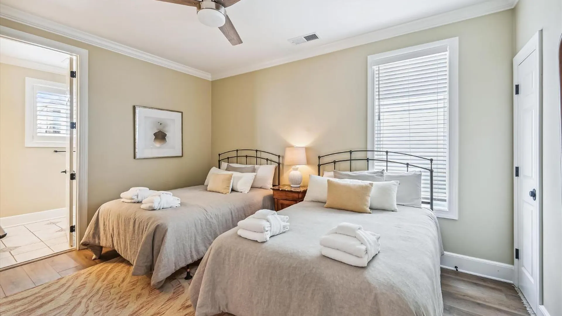 Holiday home 4 Collier Rd- Oceanfront, Private Pool, Elevator, Free Activities Included