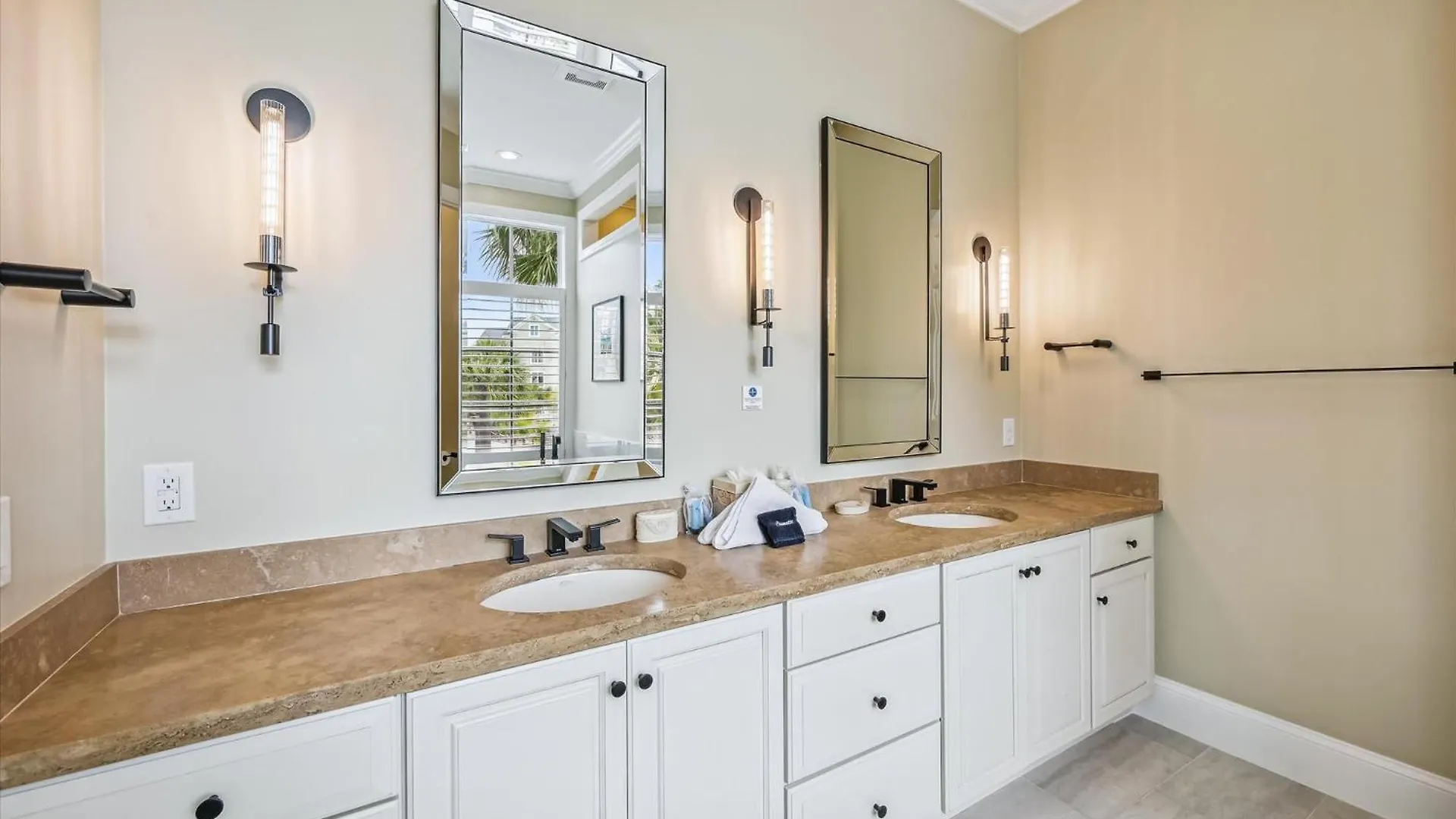 4 Collier Rd- Oceanfront, Private Pool, Elevator, Free Activities Included Hilton Head Island