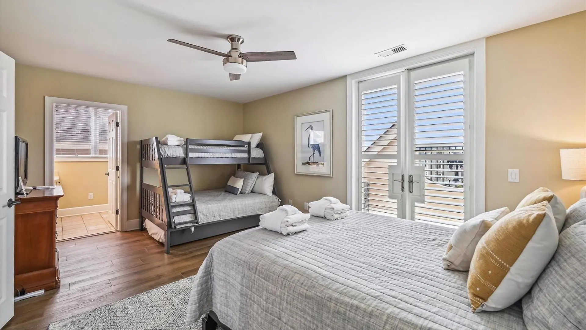 4 Collier Rd- Oceanfront, Private Pool, Elevator, Free Activities Included Holiday home *