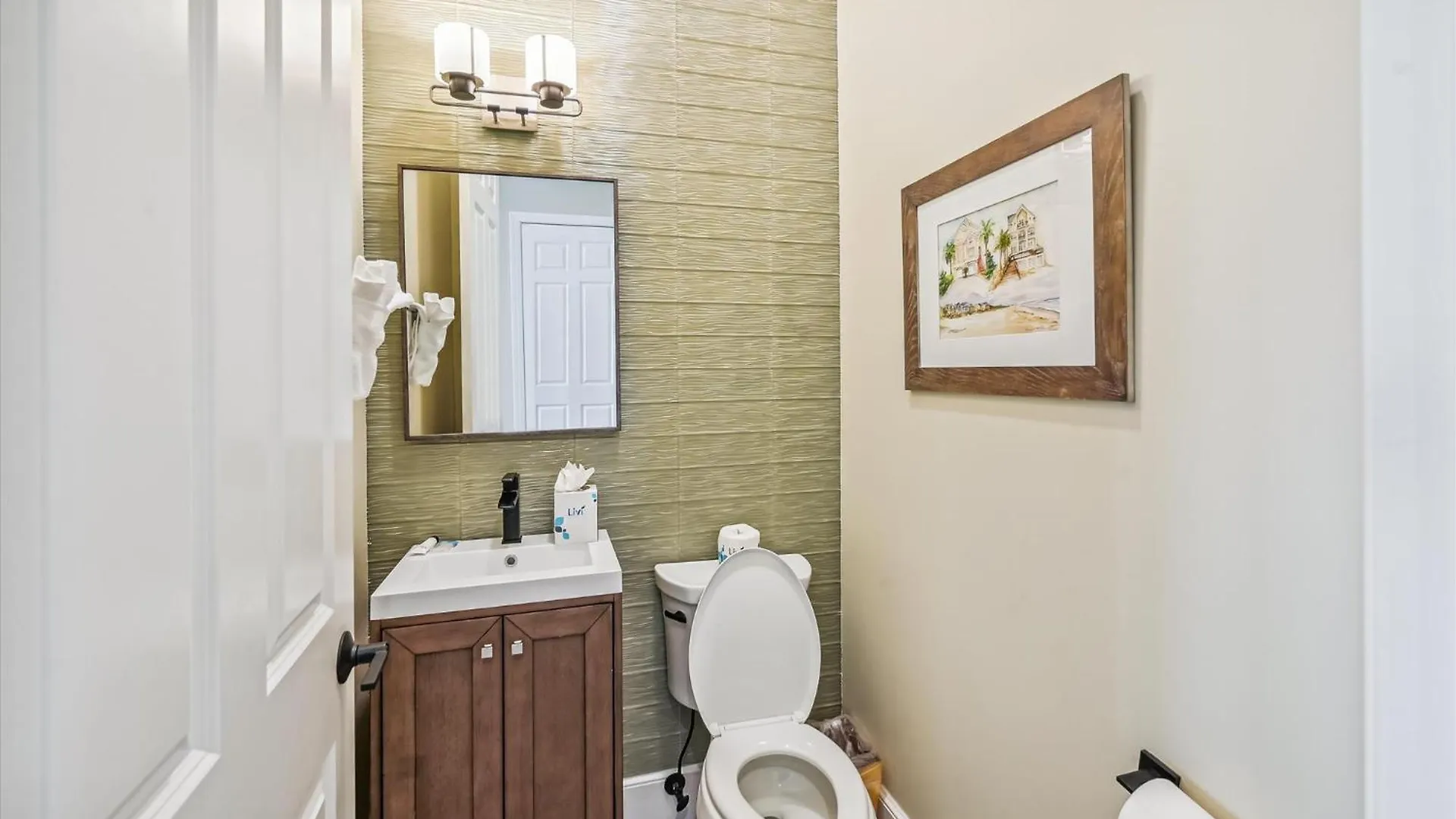 Holiday home 4 Collier Rd- Oceanfront, Private Pool, Elevator, Free Activities Included *