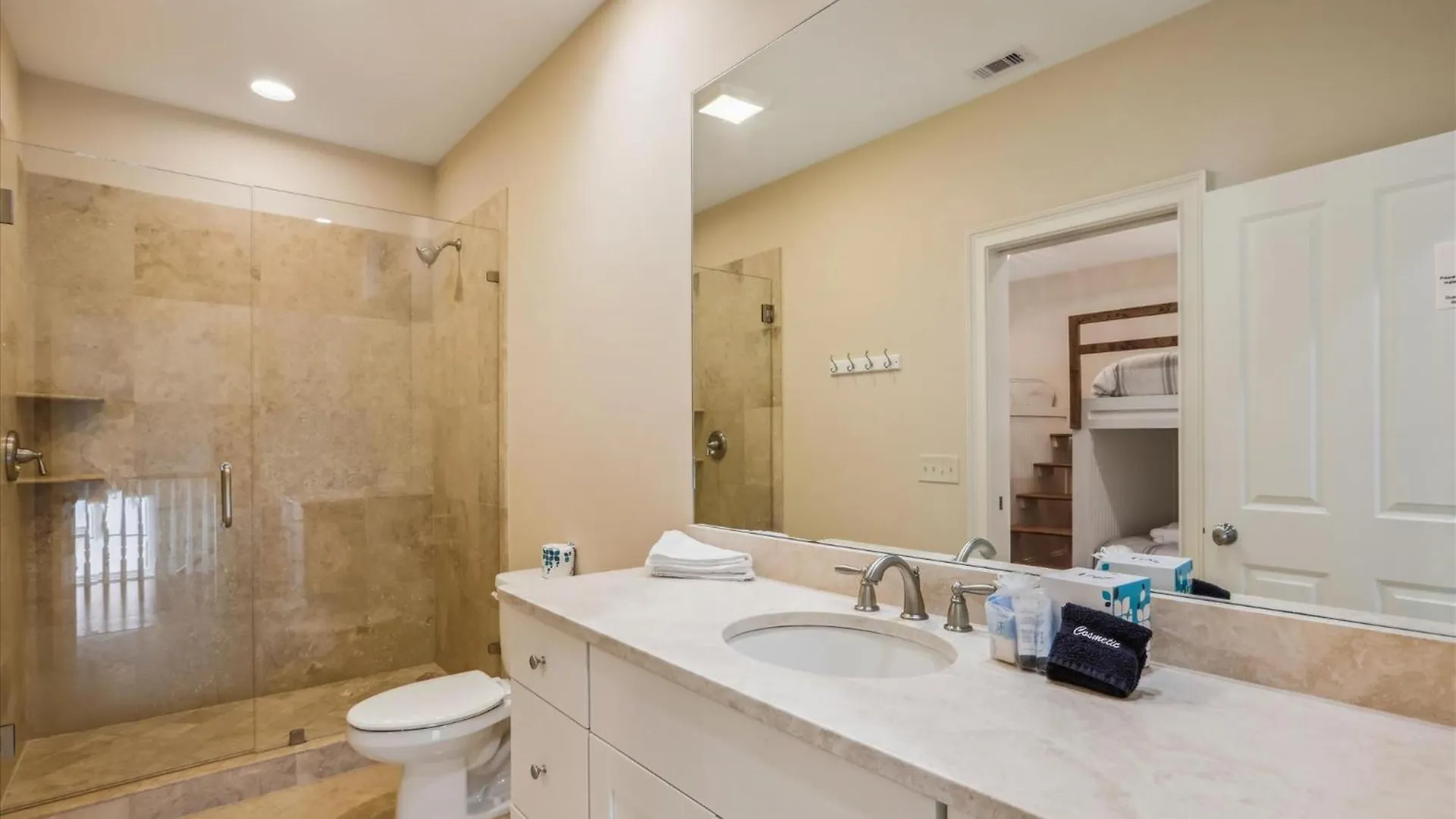 Holiday home 21 Horvaths Peninsula- Oceanfront, Pool, Elevator, Free Activities Included *