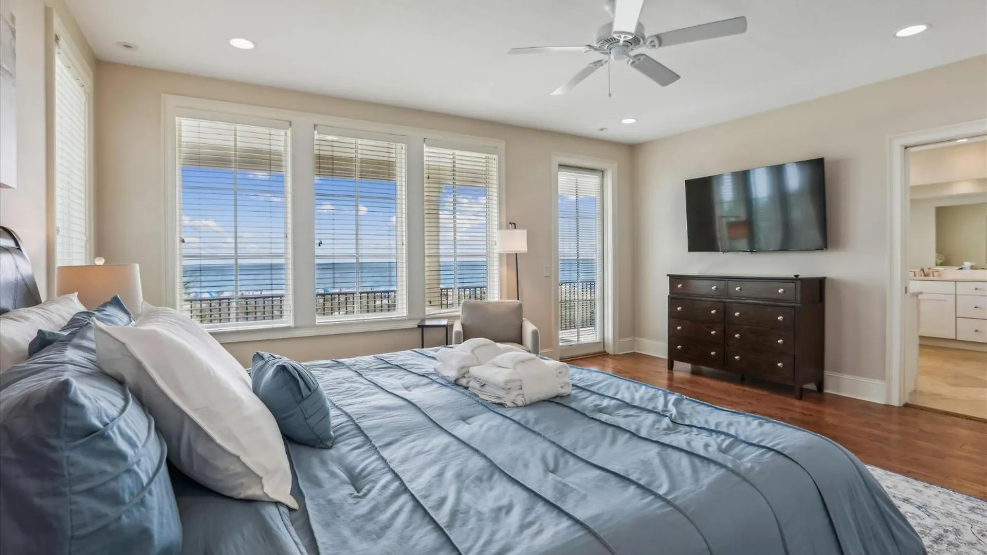 21 Horvaths Peninsula- Oceanfront, Pool, Elevator, Free Activities Included *