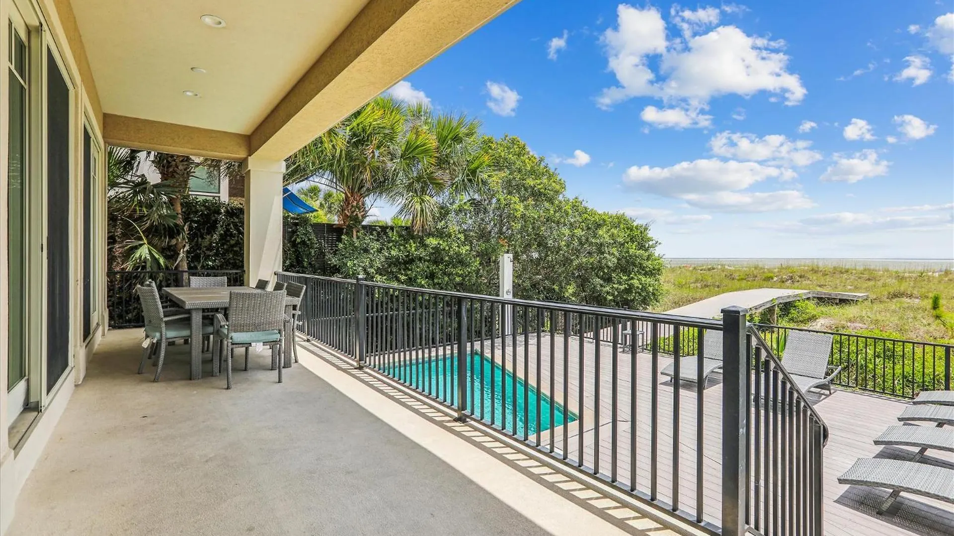 Holiday home 21 Horvaths Peninsula- Oceanfront, Pool, Elevator, Free Activities Included Hilton Head Island
