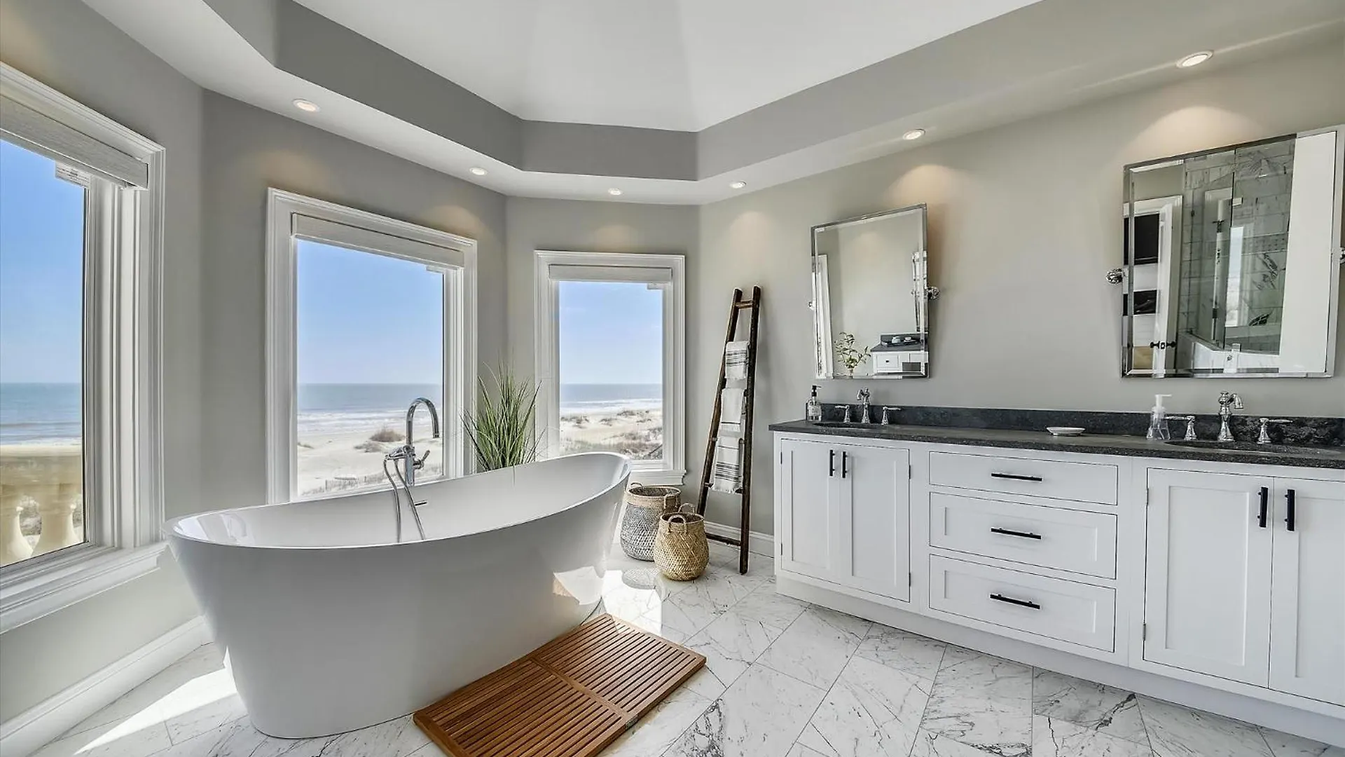 14 Collier Road- Oceanfront, Private Pool, Free Activities Included Σπίτι διακοπών