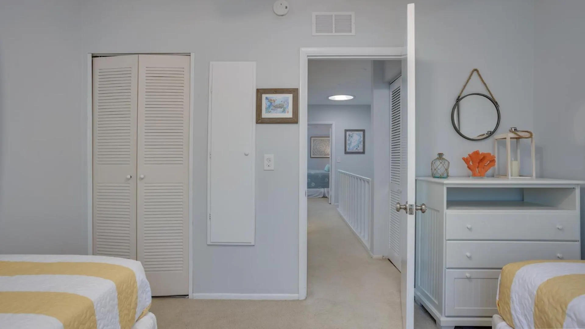 Walk To Beach, Pet Friendly, Homey Villa *
