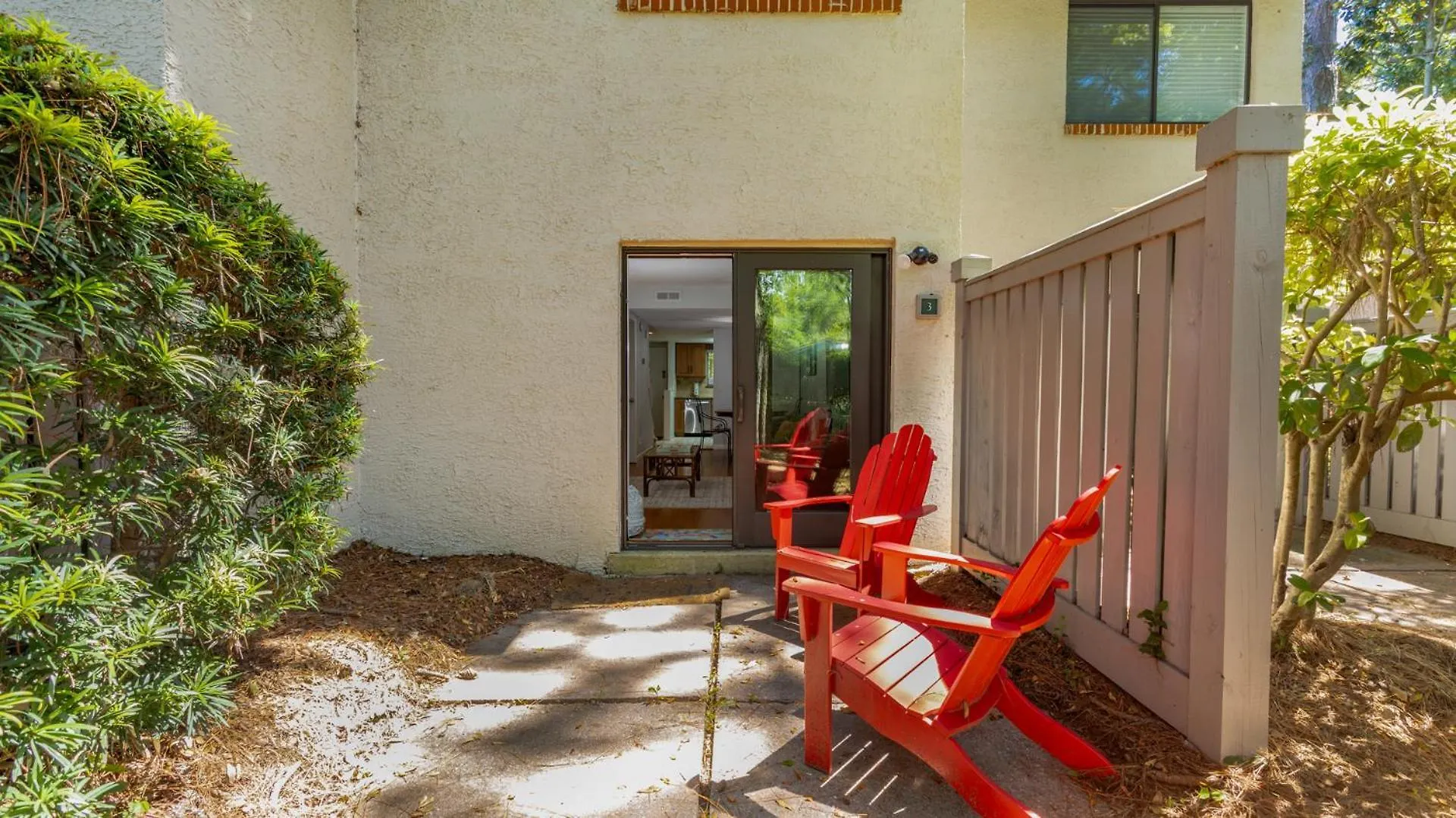 Walk To Beach, Pet Friendly, Homey Villa Hilton Head Island