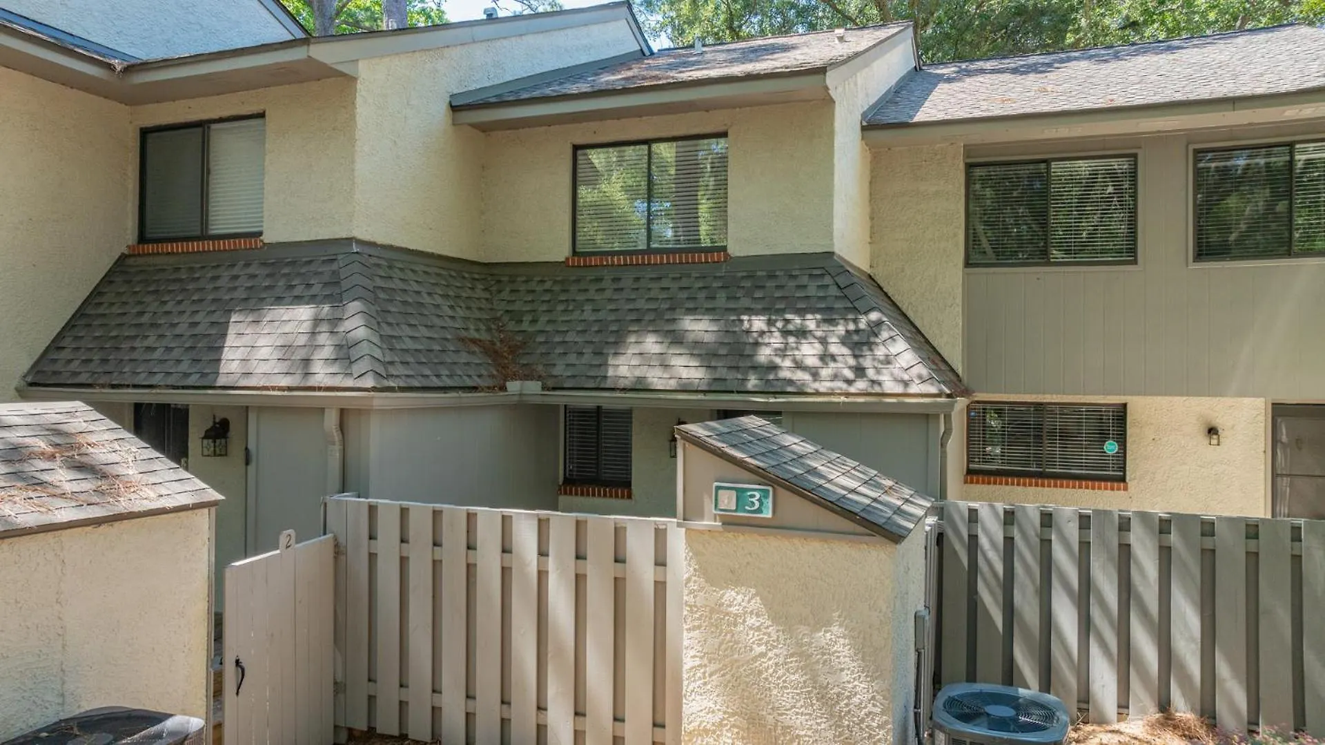 Walk To Beach, Pet Friendly, Homey *