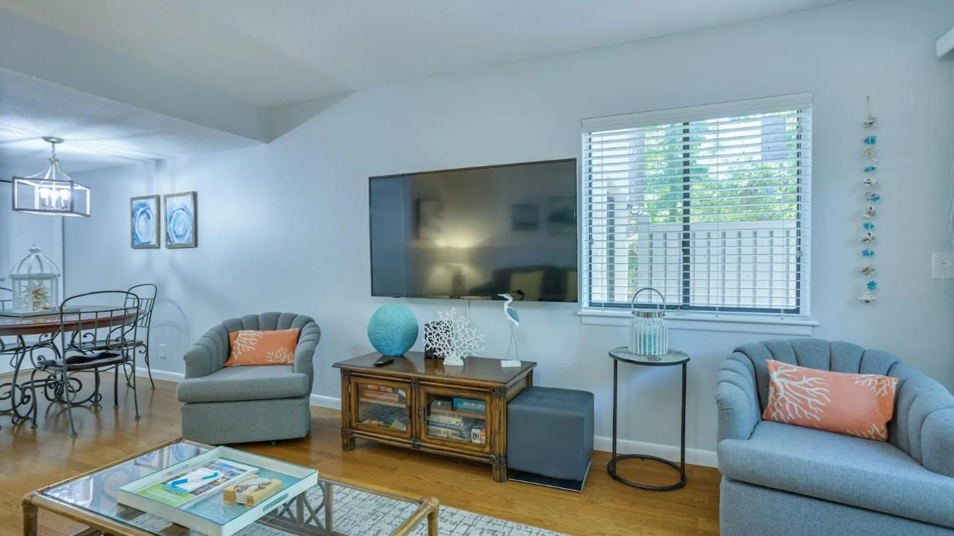 Villa Walk To Beach, Pet Friendly, Homey