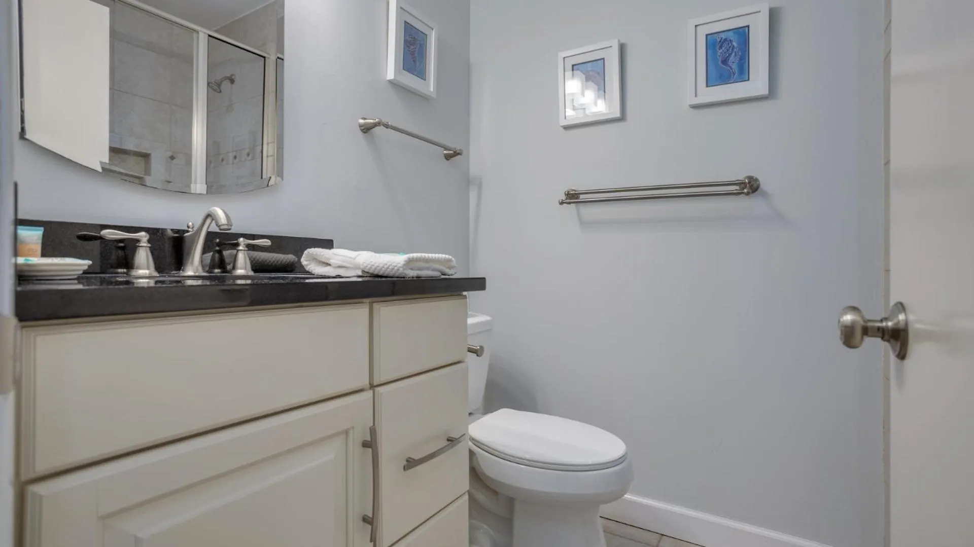 Villa Walk To Beach, Pet Friendly, Homey *