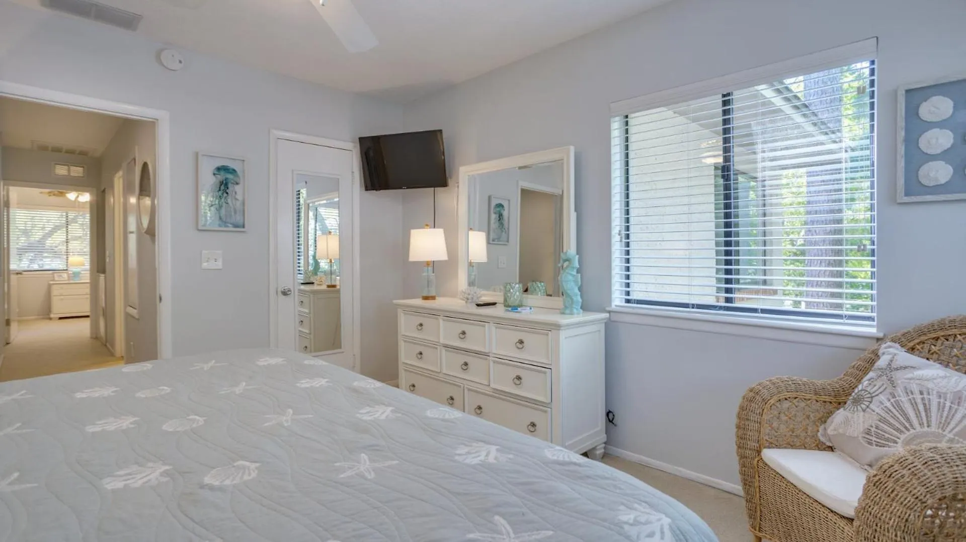 Walk To Beach, Pet Friendly, Homey Villa Hilton Head Island