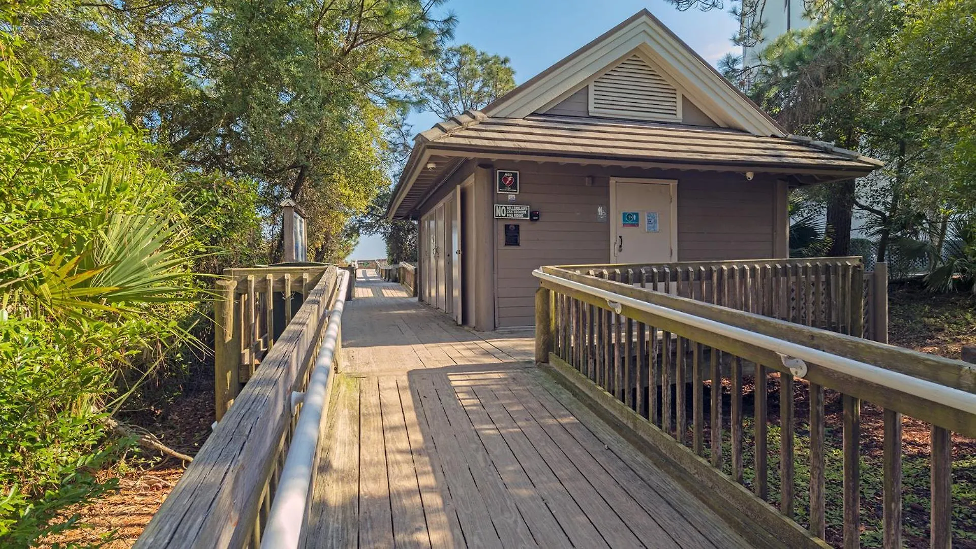 Family Getaway, Walk To Beach, Balcony