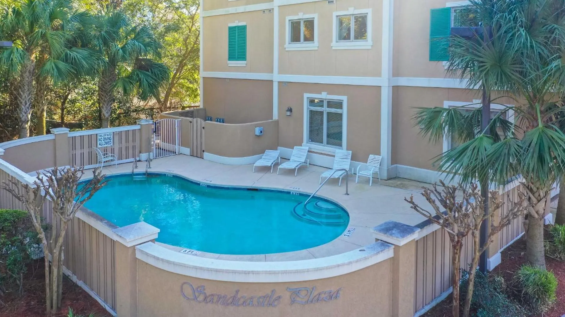 Villa Family Getaway, Walk To Beach, Balcony *