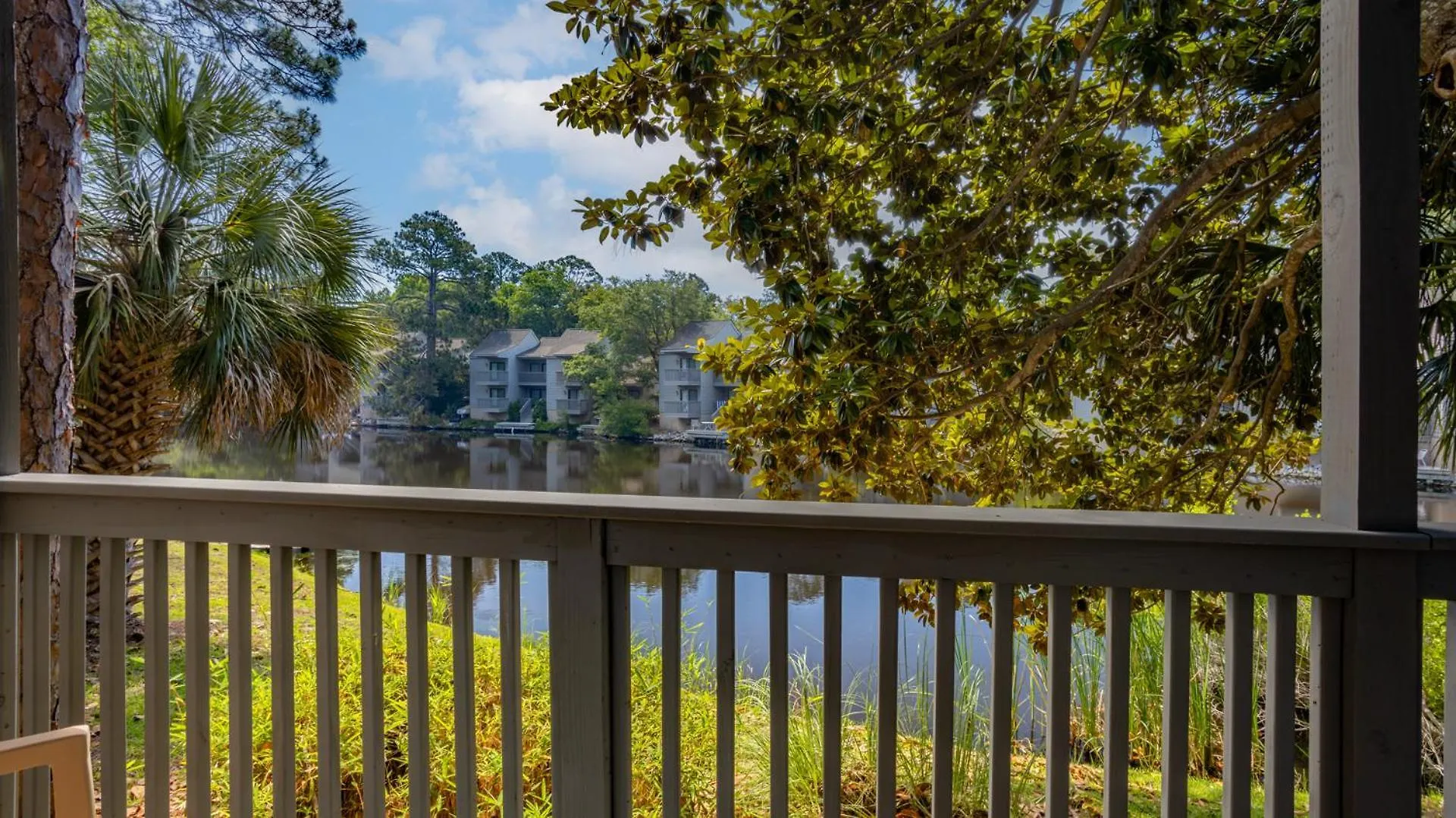 Grill, Lagoon, Complex Pool * Hilton Head Island