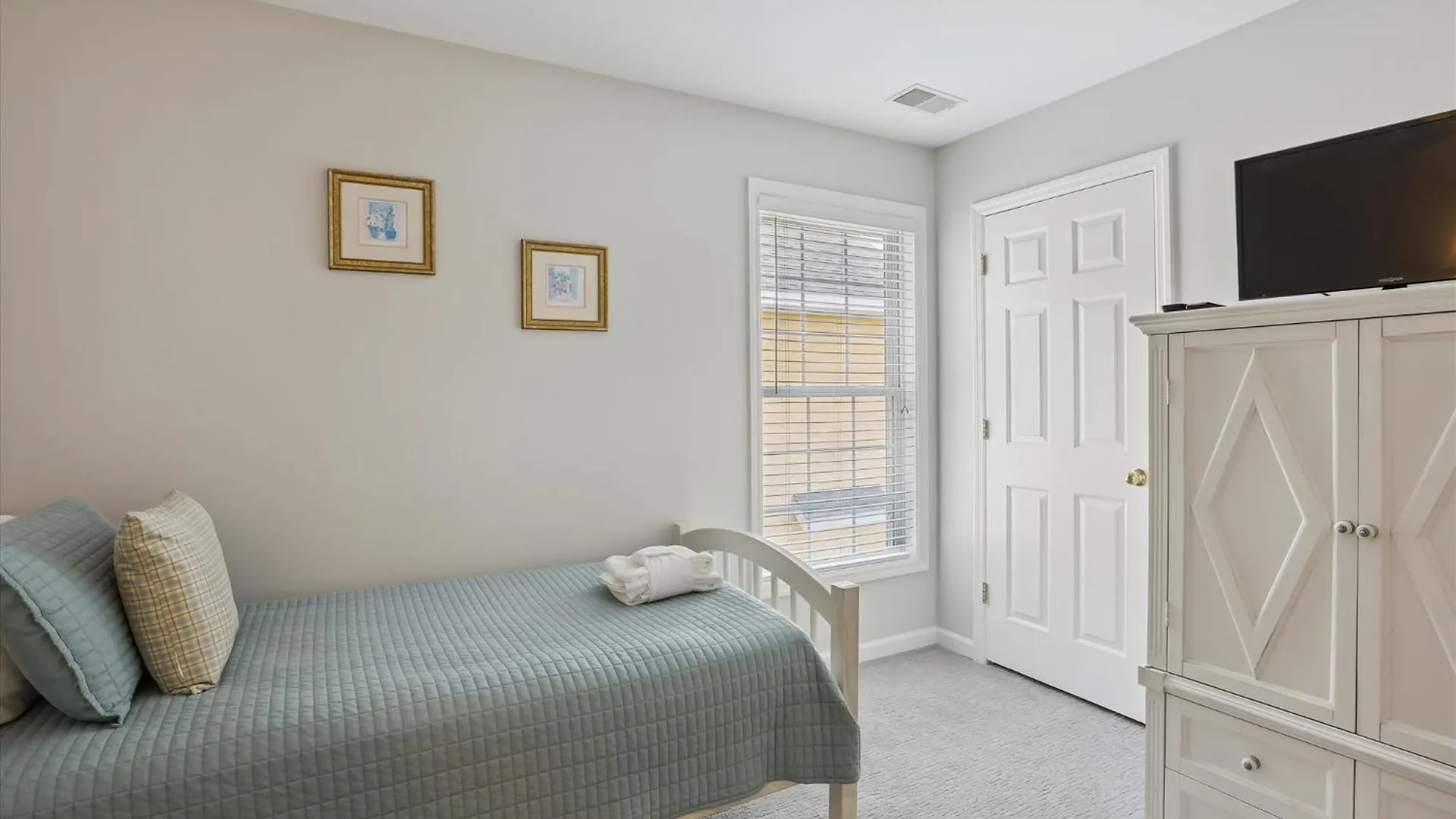 41 Bradley- Private Pool, Newly Updated, Quick Walk To Beach! Free Activities Included