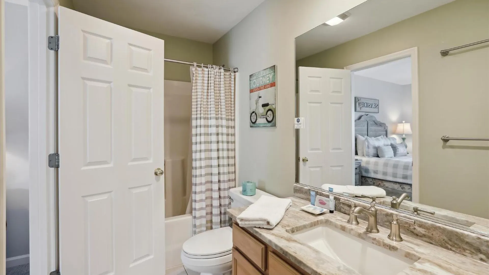 Holiday home 41 Bradley- Private Pool, Newly Updated, Quick Walk To Beach! Free Activities Included *