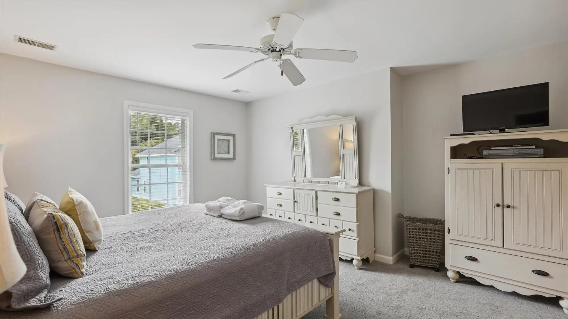 41 Bradley- Private Pool, Newly Updated, Quick Walk To Beach! Free Activities Included *