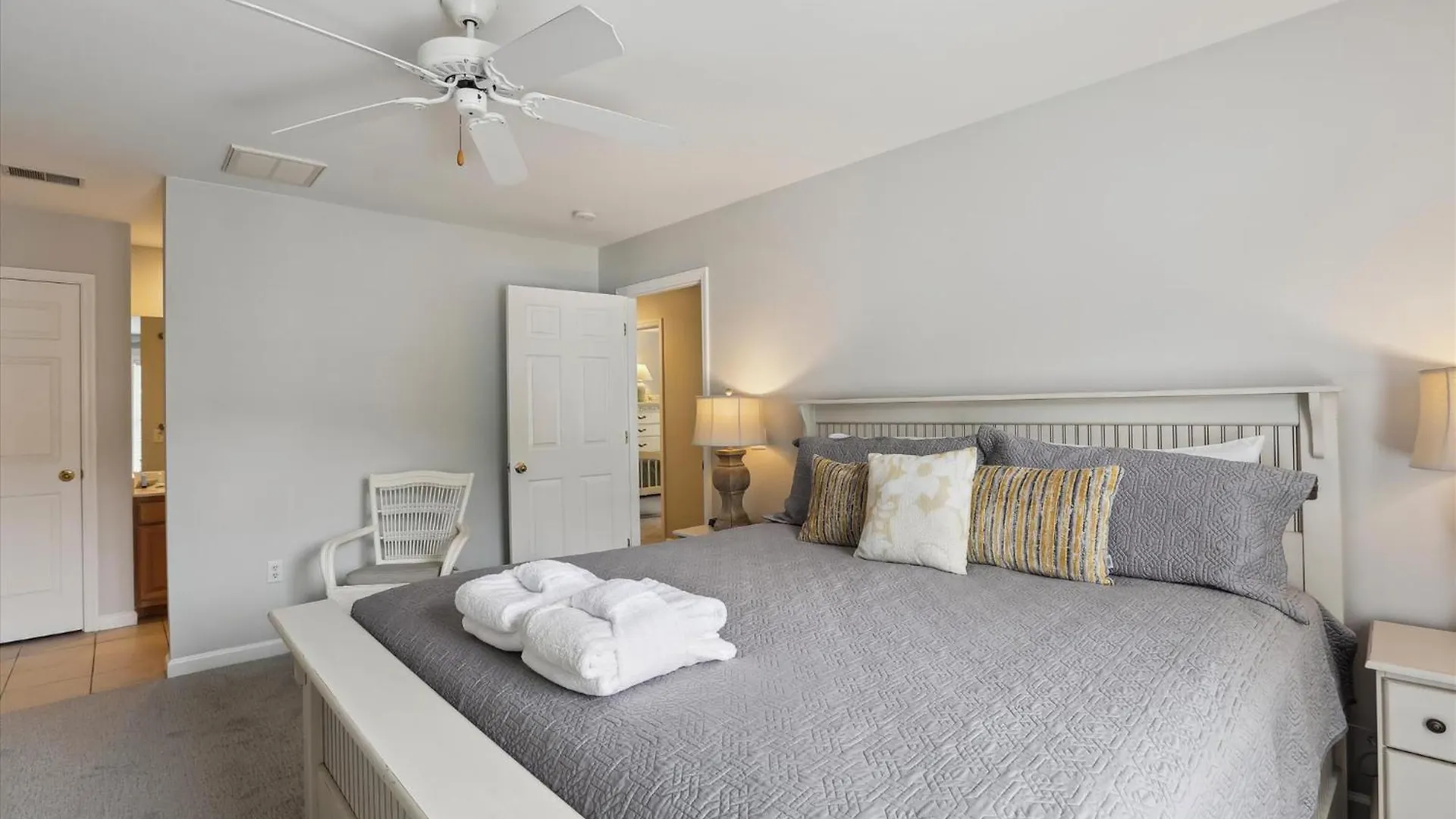 41 Bradley- Private Pool, Newly Updated, Quick Walk To Beach! Free Activities Included