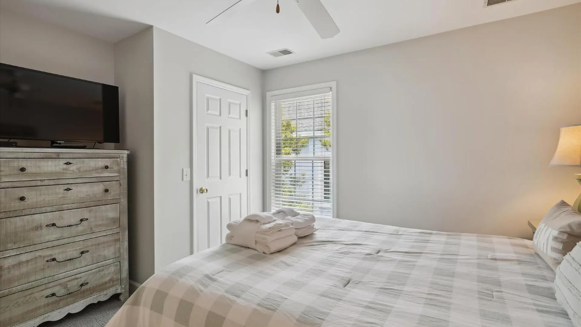 Holiday home 41 Bradley- Private Pool, Newly Updated, Quick Walk To Beach! Free Activities Included *