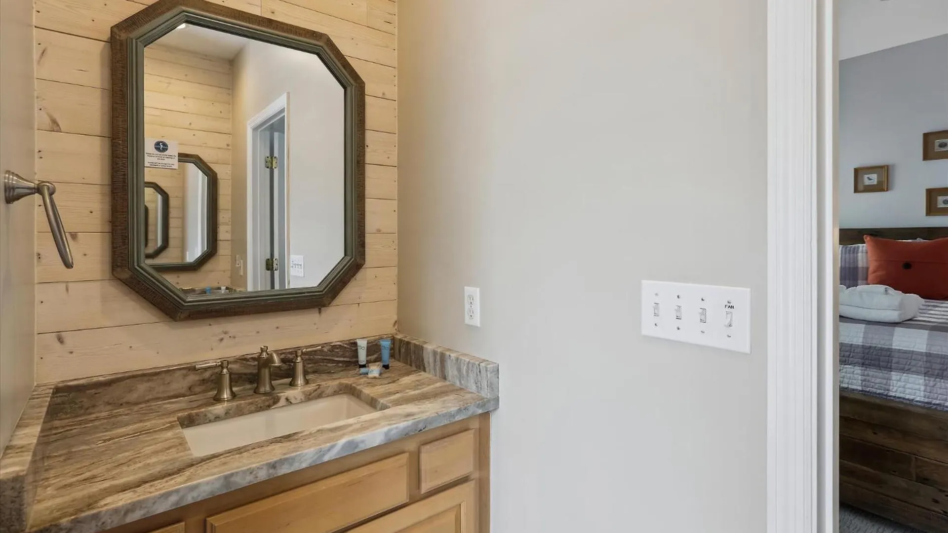 41 Bradley- Private Pool, Newly Updated, Quick Walk To Beach! Free Activities Included Holiday home *