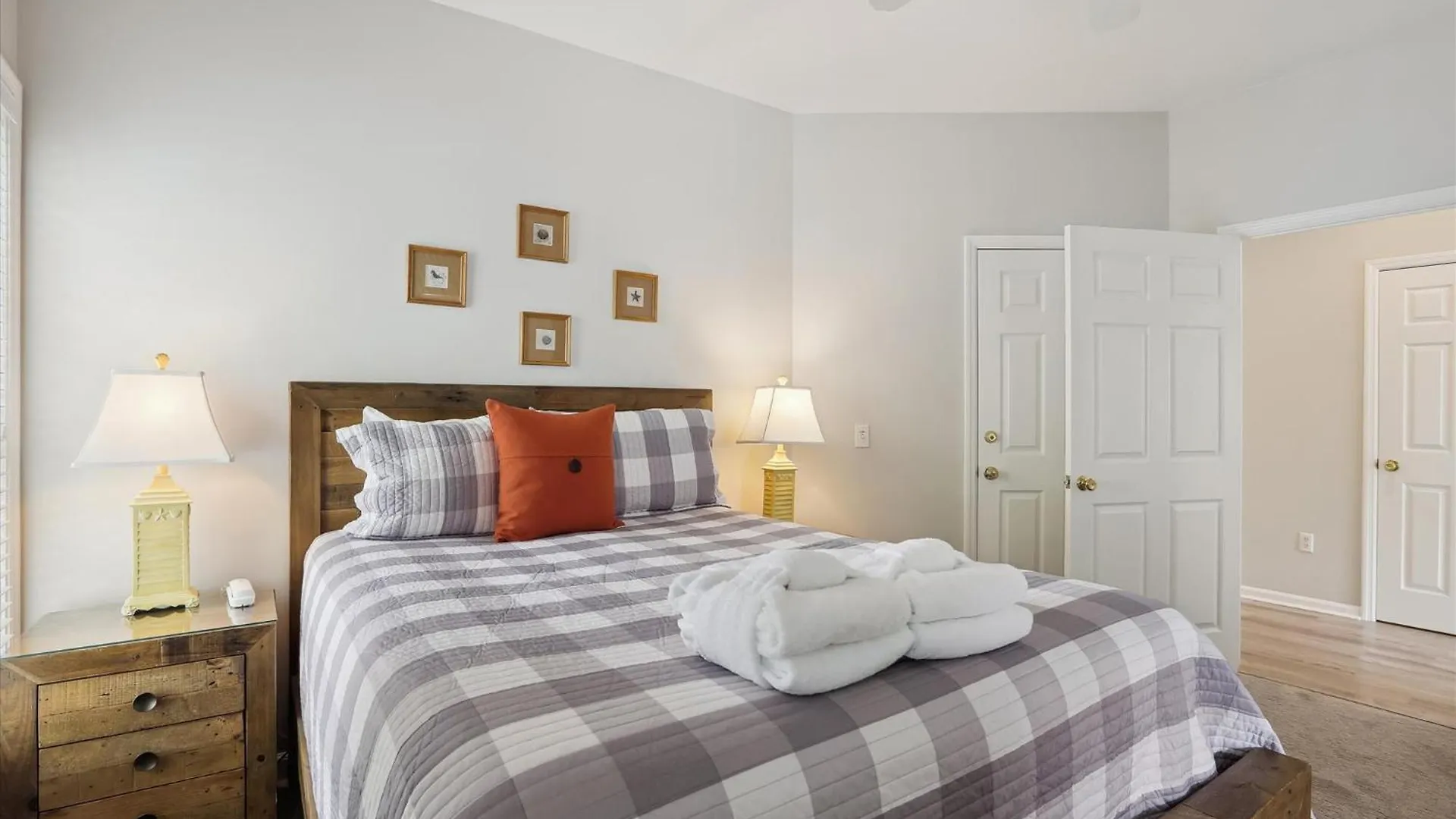 41 Bradley- Private Pool, Newly Updated, Quick Walk To Beach! Free Activities Included * Hilton Head Island