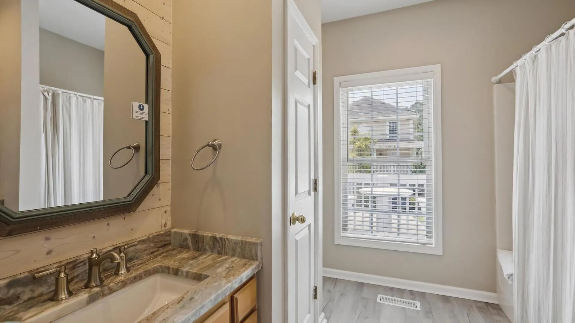41 Bradley- Private Pool, Newly Updated, Quick Walk To Beach! Free Activities Included Holiday home Hilton Head Island