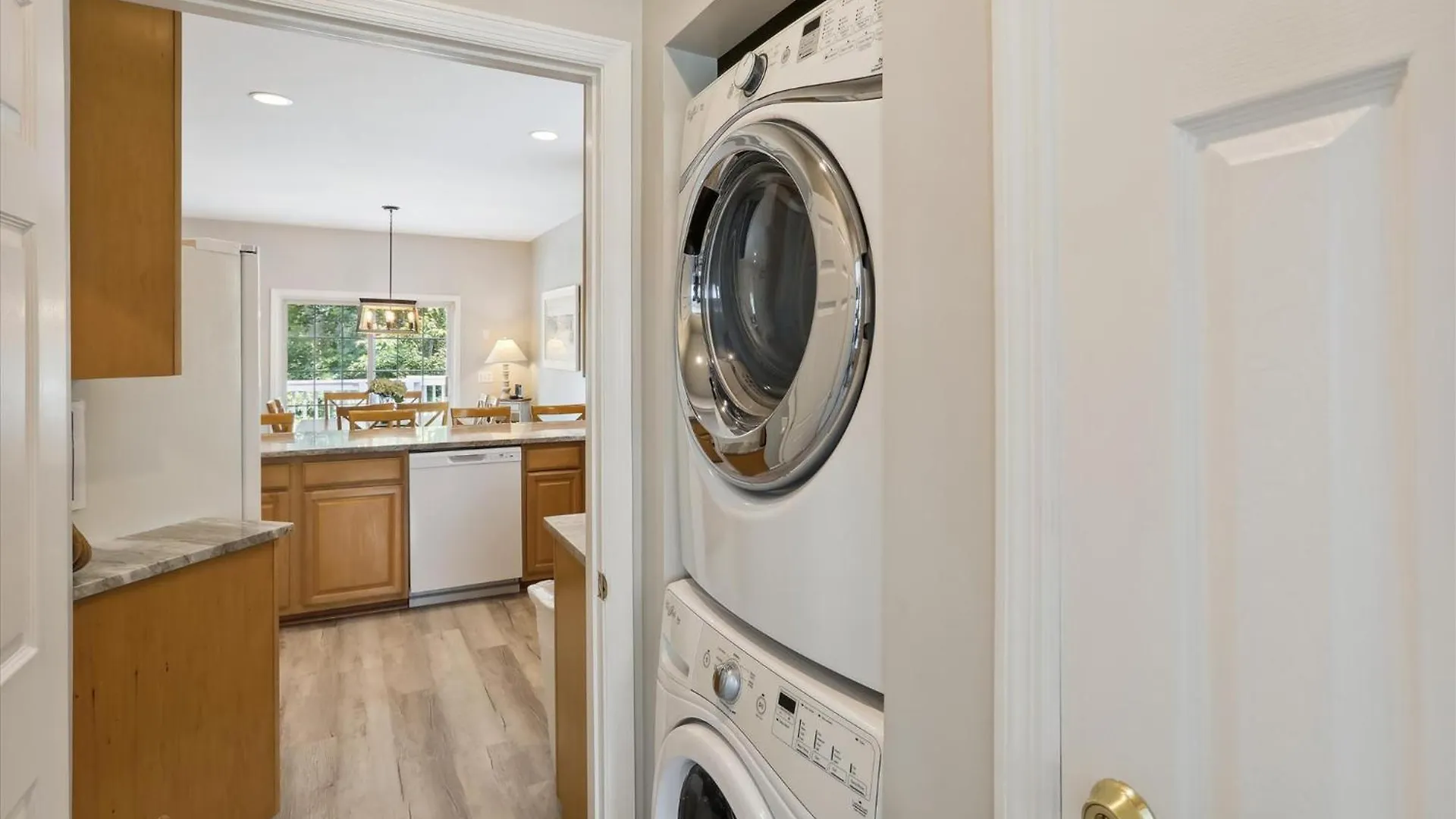 41 Bradley- Private Pool, Newly Updated, Quick Walk To Beach! Free Activities Included Hilton Head Island