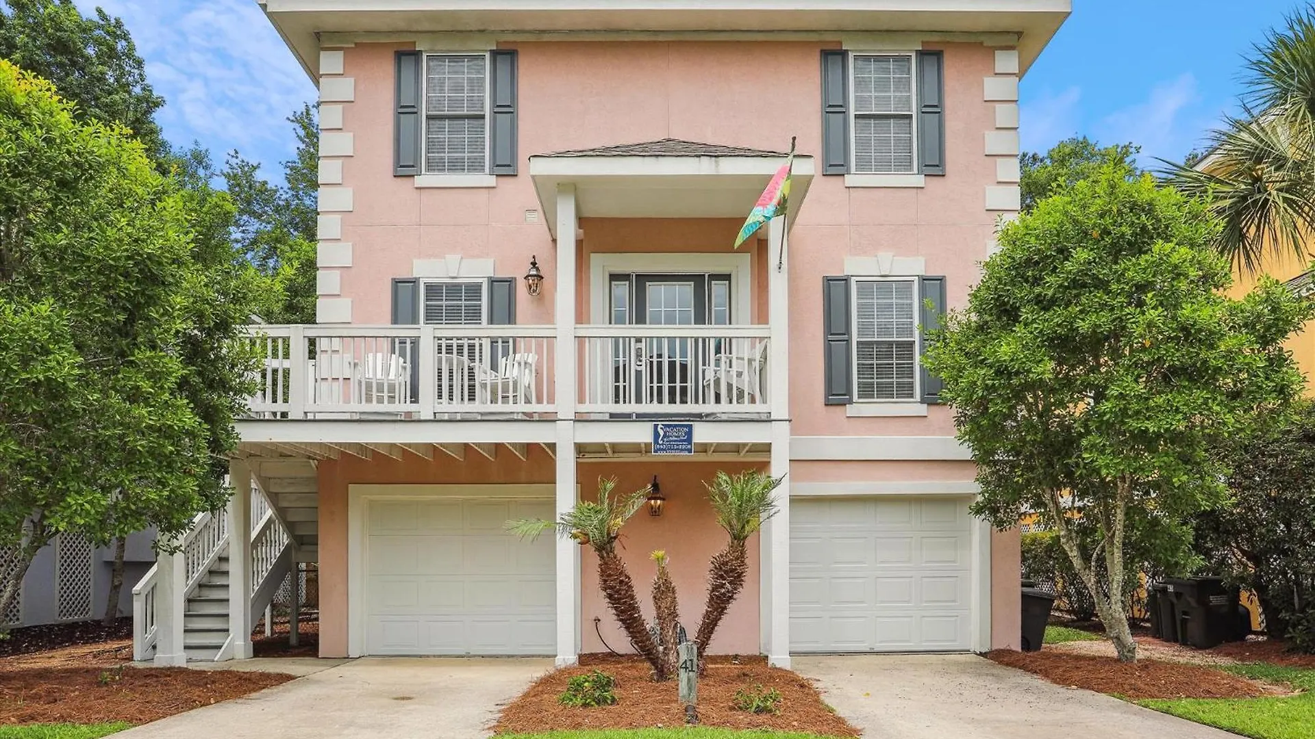 41 Bradley- Private Pool, Newly Updated, Quick Walk To Beach! Free Activities Included Holiday home
