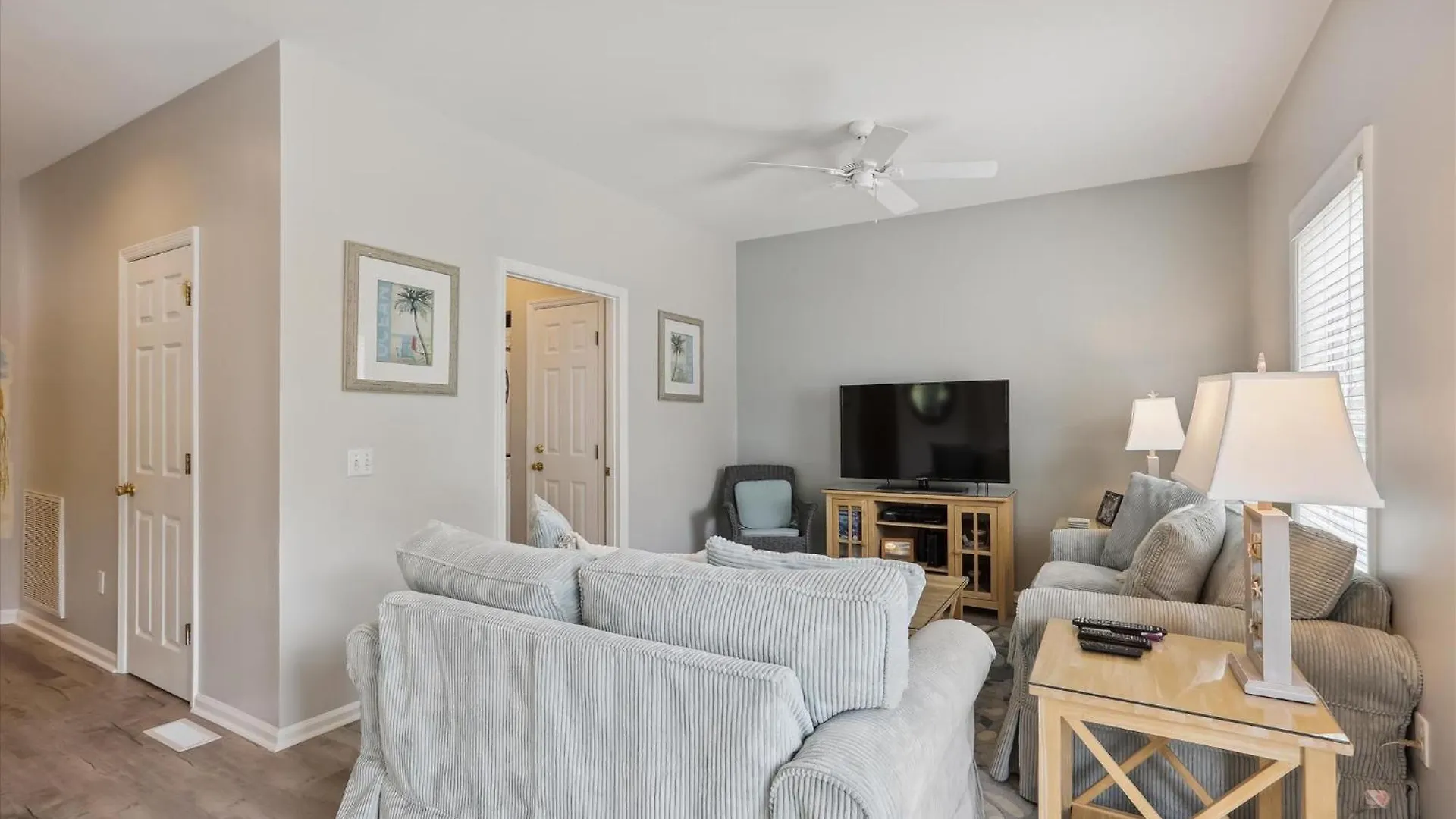 41 Bradley- Private Pool, Newly Updated, Quick Walk To Beach! Free Activities Included Holiday home *