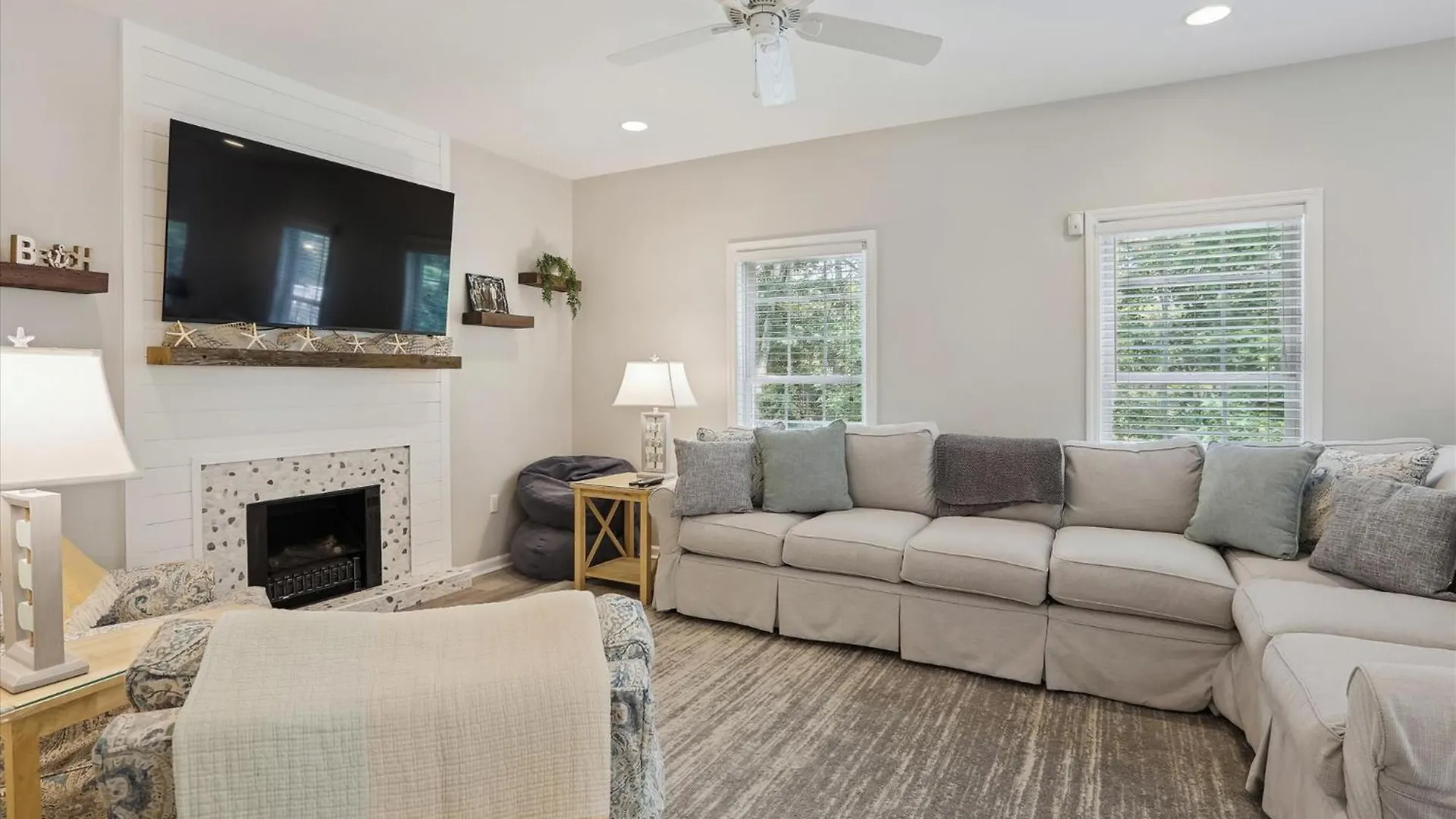 41 Bradley- Private Pool, Newly Updated, Quick Walk To Beach! Free Activities Included