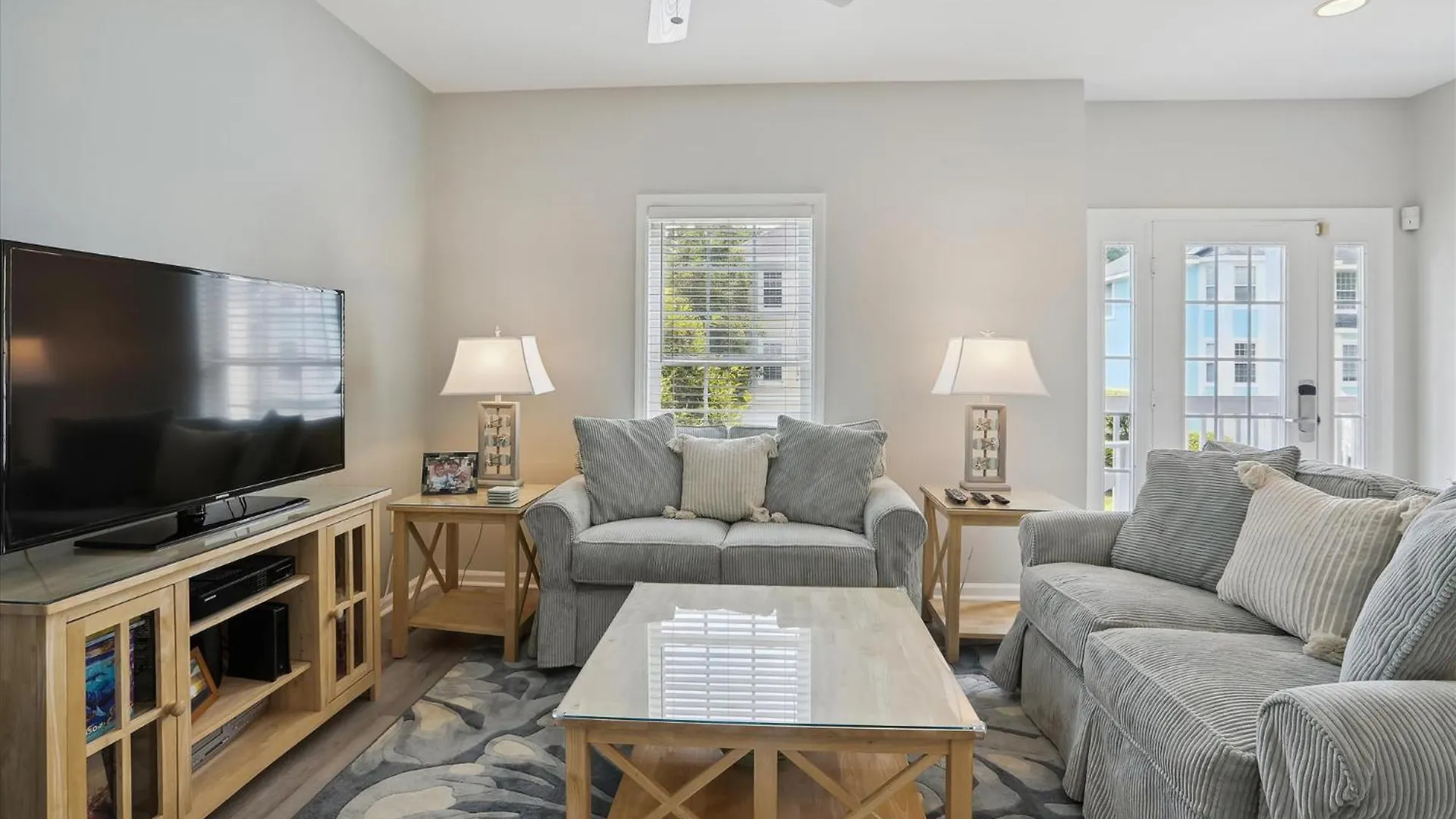 41 Bradley- Private Pool, Newly Updated, Quick Walk To Beach! Free Activities Included Holiday home *