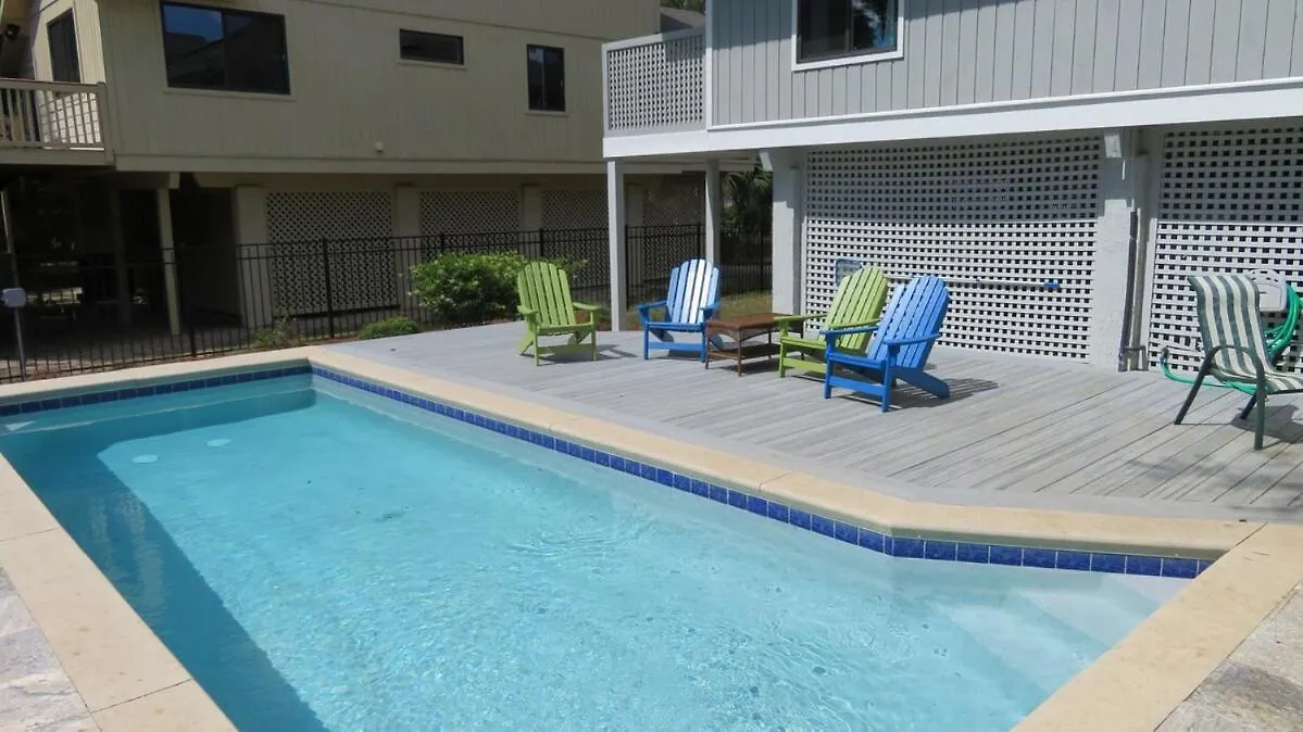 Steps To 3 Bed 2 Bath With Private Pool