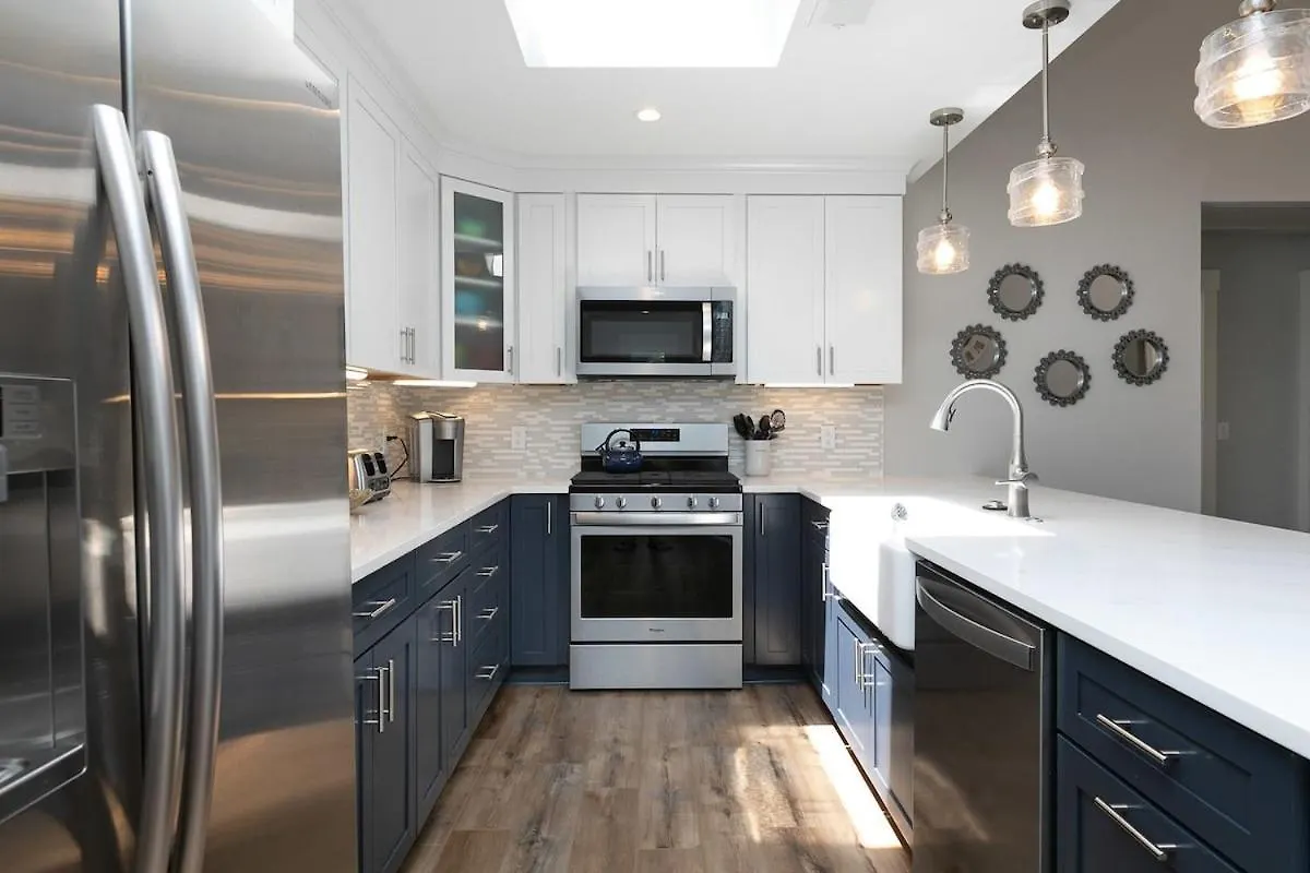 בית נופש Steps To 3 Bed 2 Bath With Private Pool *